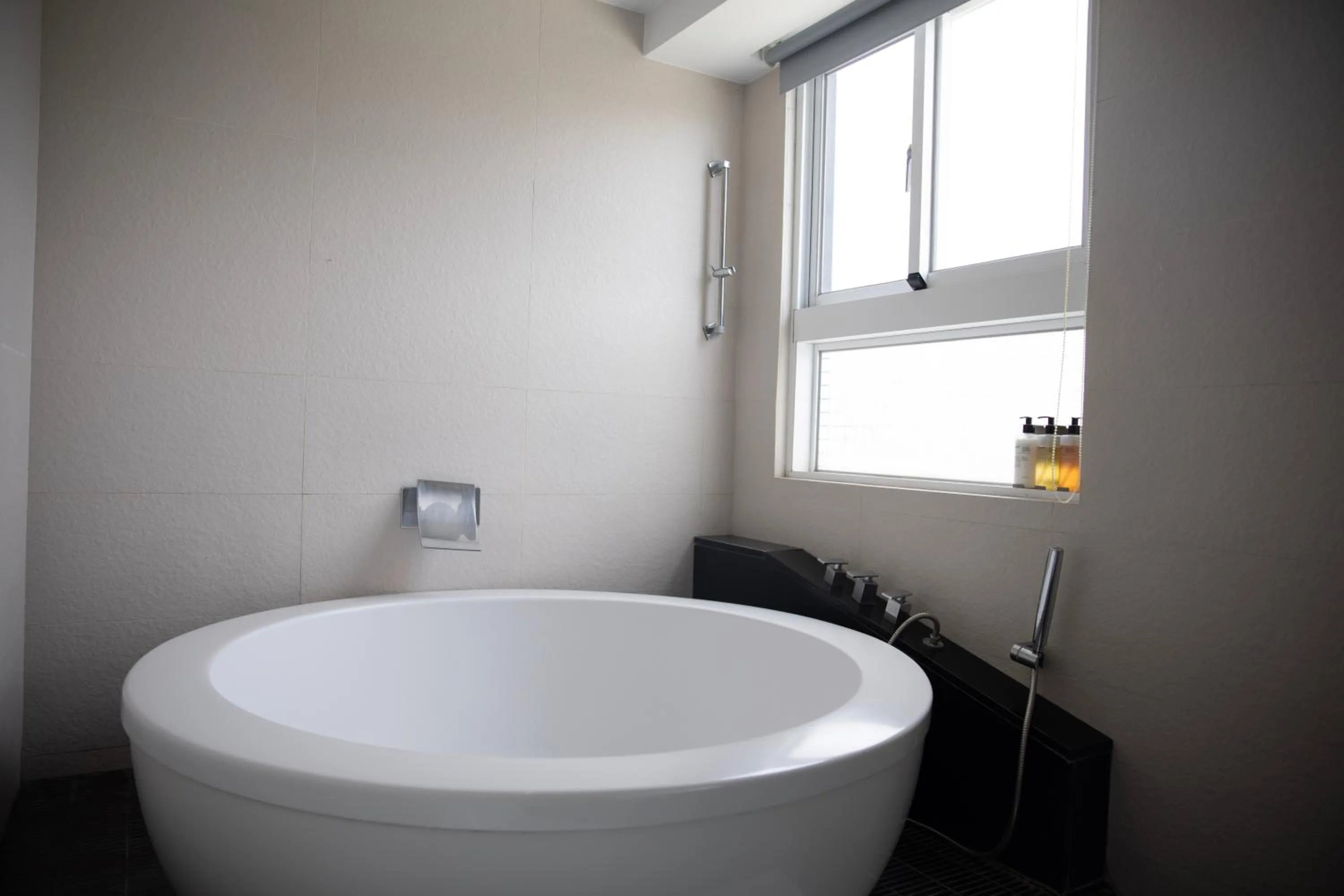 Bath in Kapok Hotel & Resorts