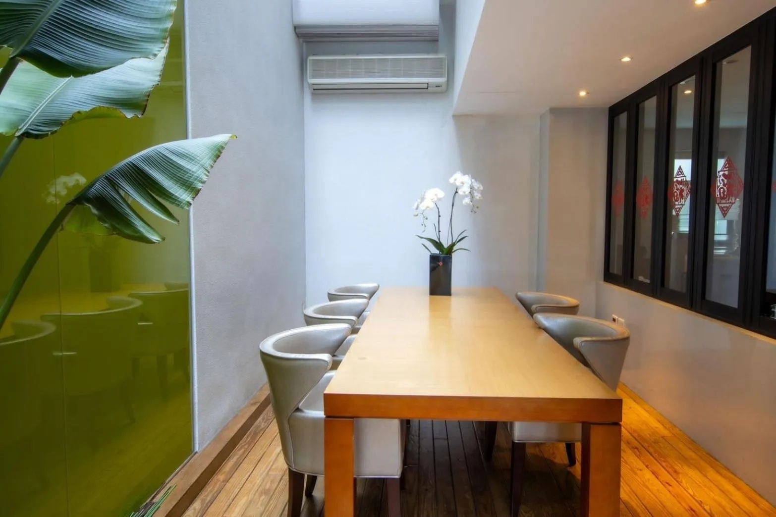 Communal lounge/ TV room in Kapok Hotel & Resorts