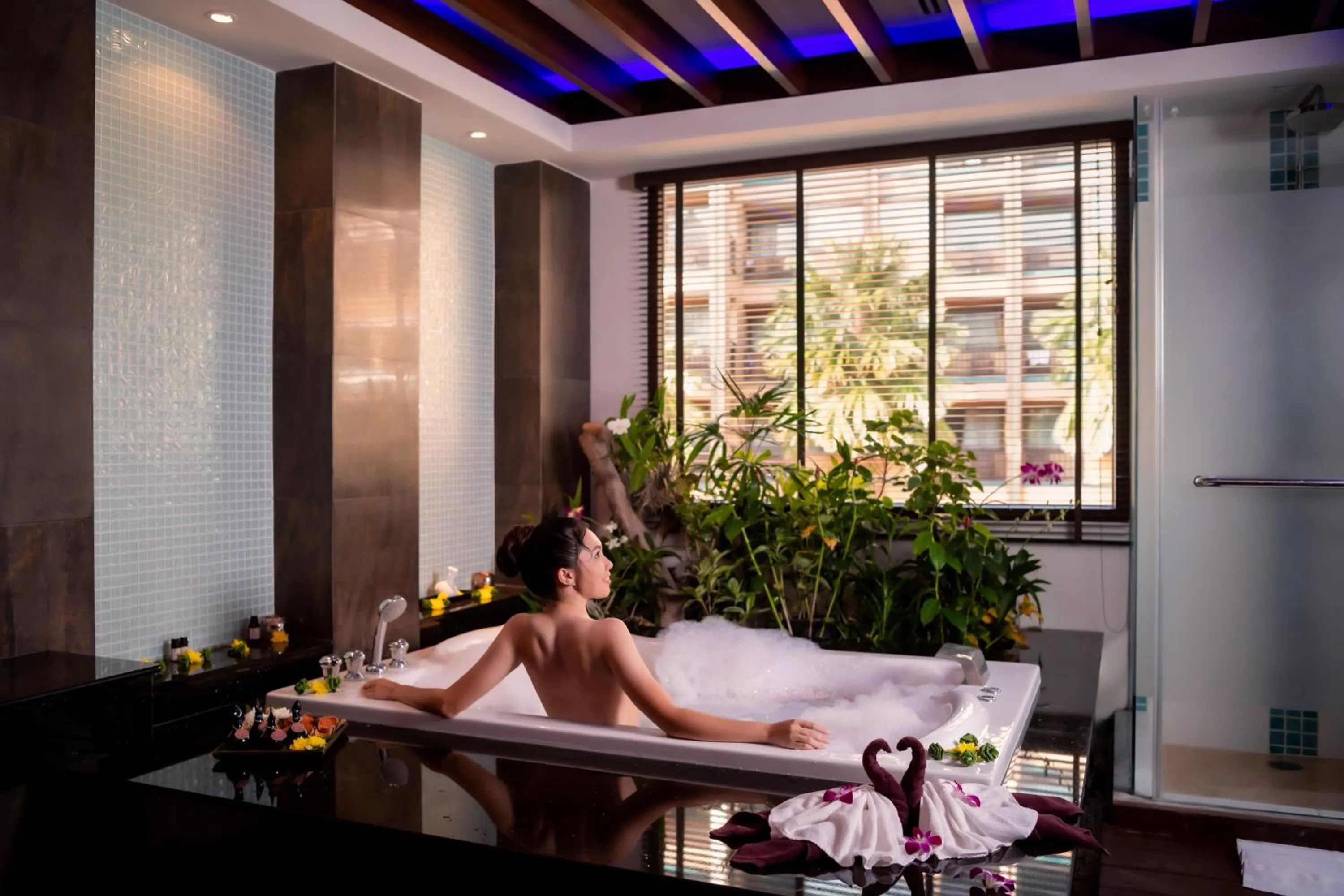 Hot Tub in Novotel Phuket Vintage Park Resort