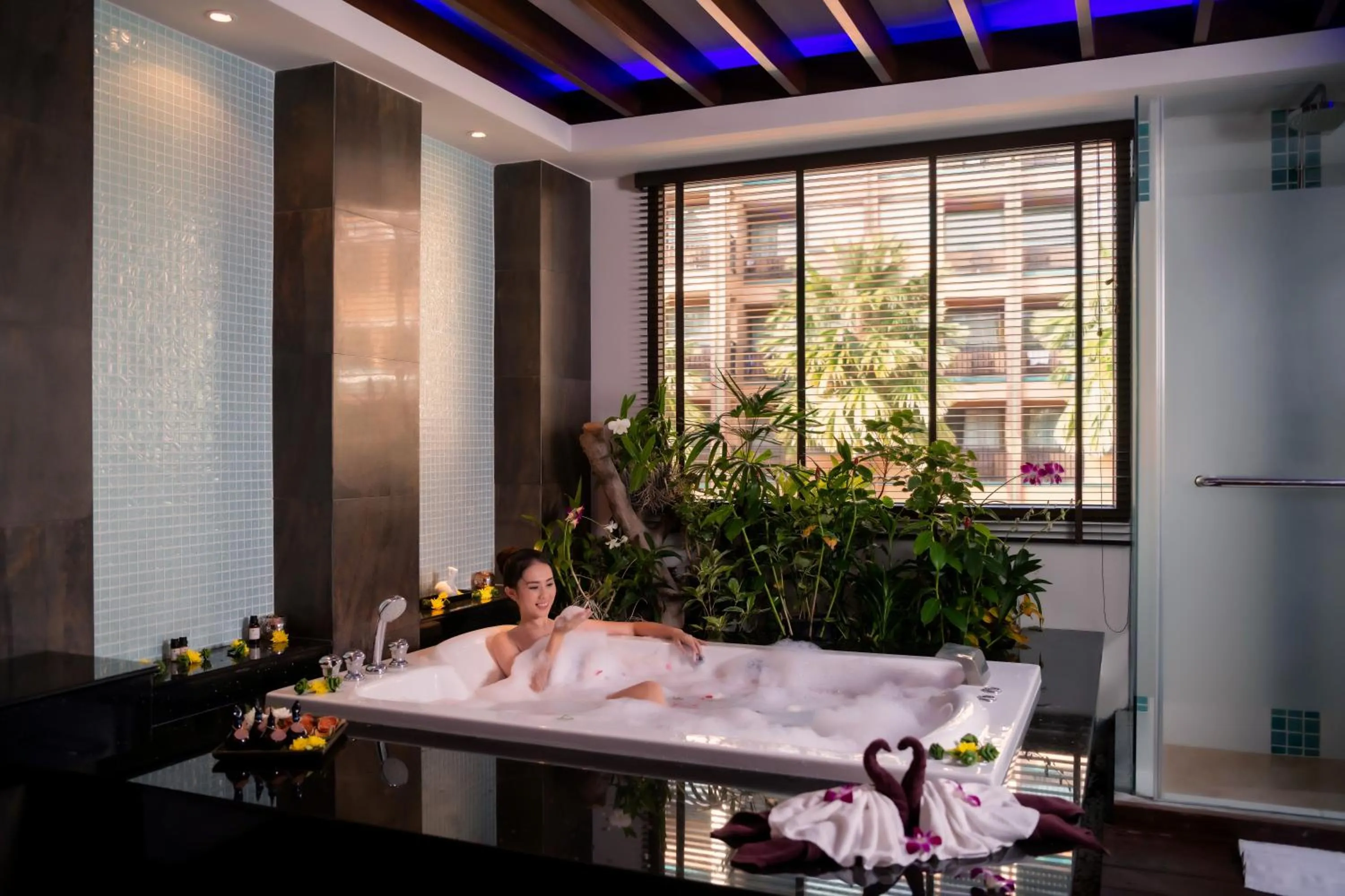 Hot Tub in Novotel Phuket Vintage Park Resort