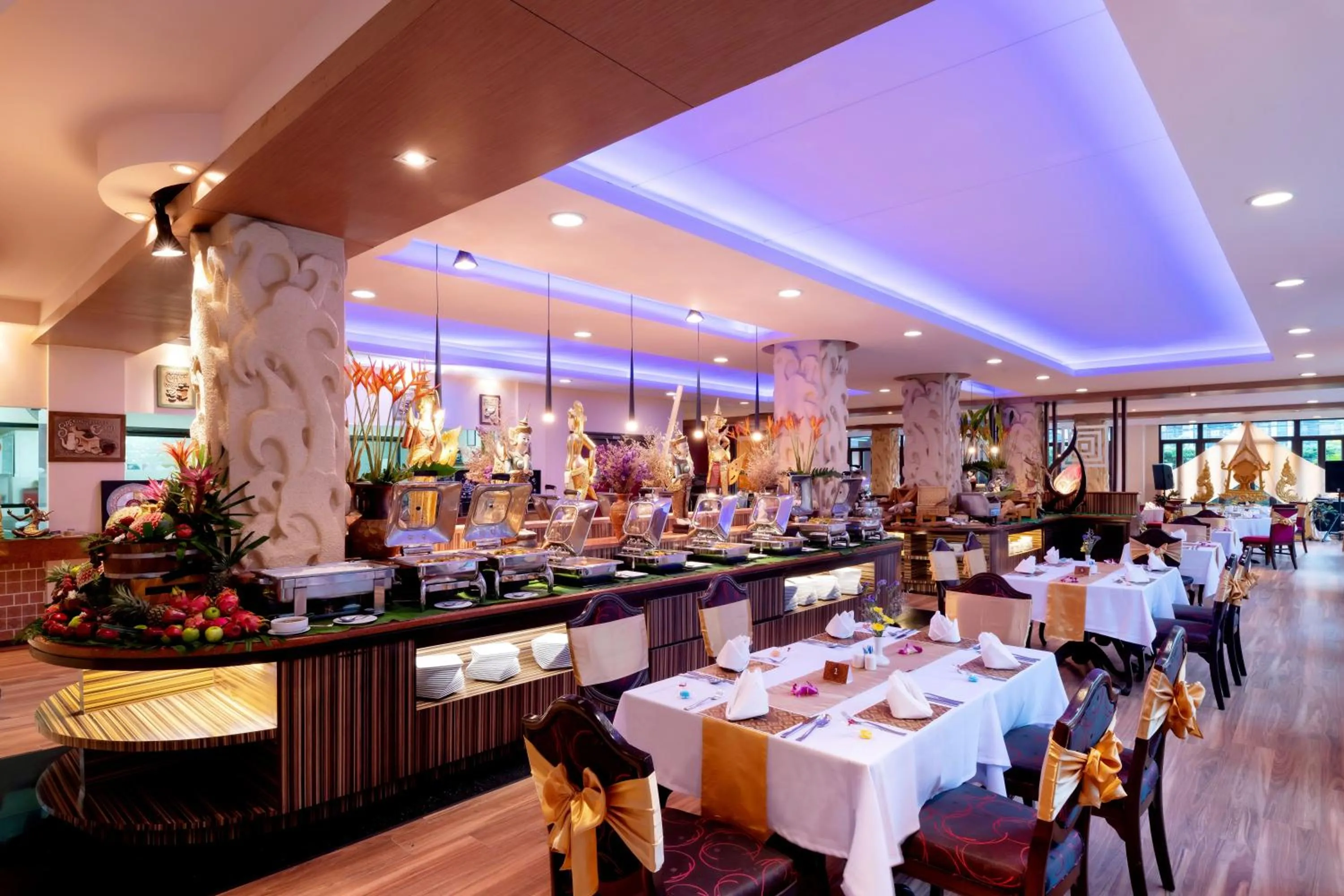 Restaurant/places to eat in Novotel Phuket Vintage Park Resort