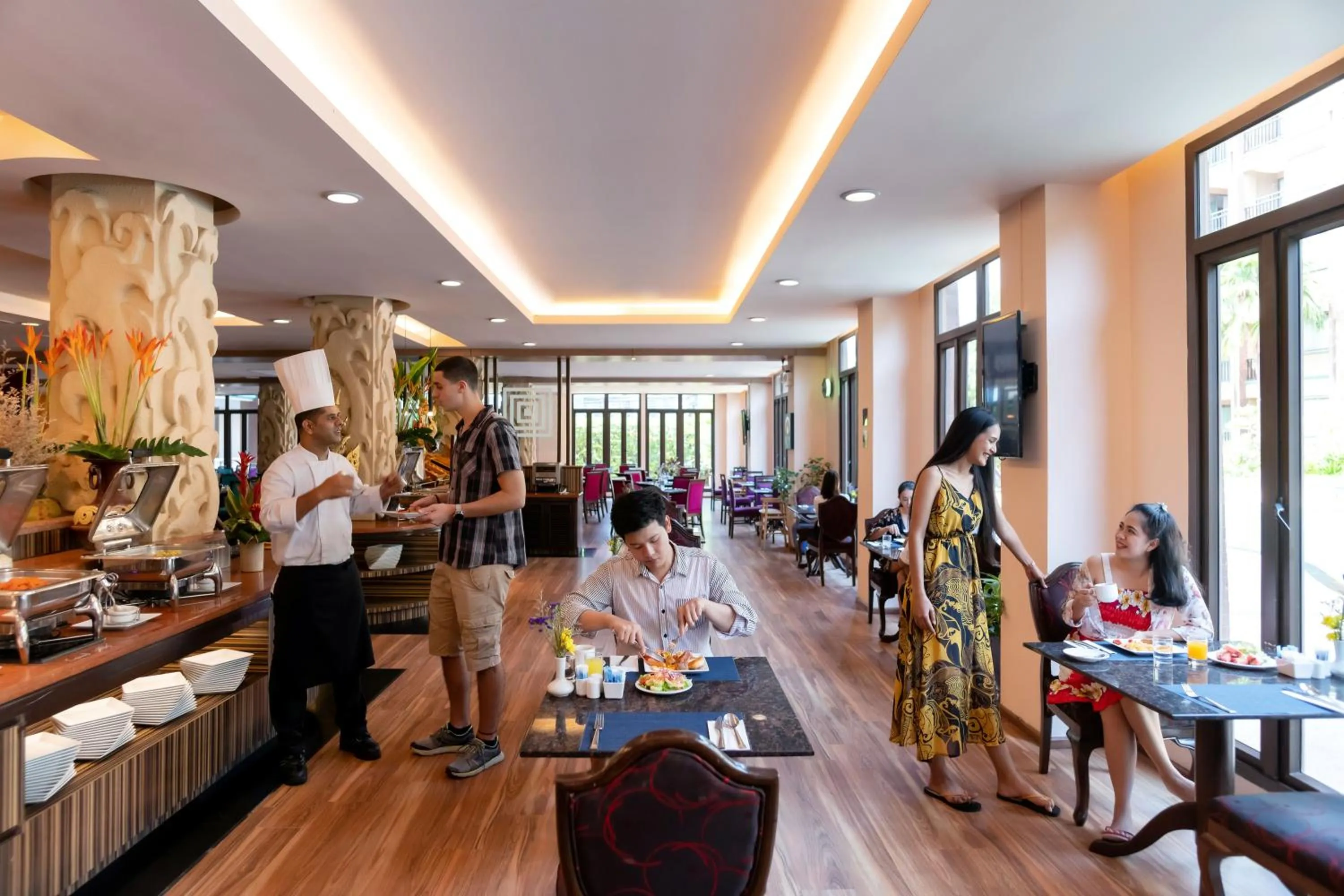 Restaurant/places to eat in Novotel Phuket Vintage Park Resort