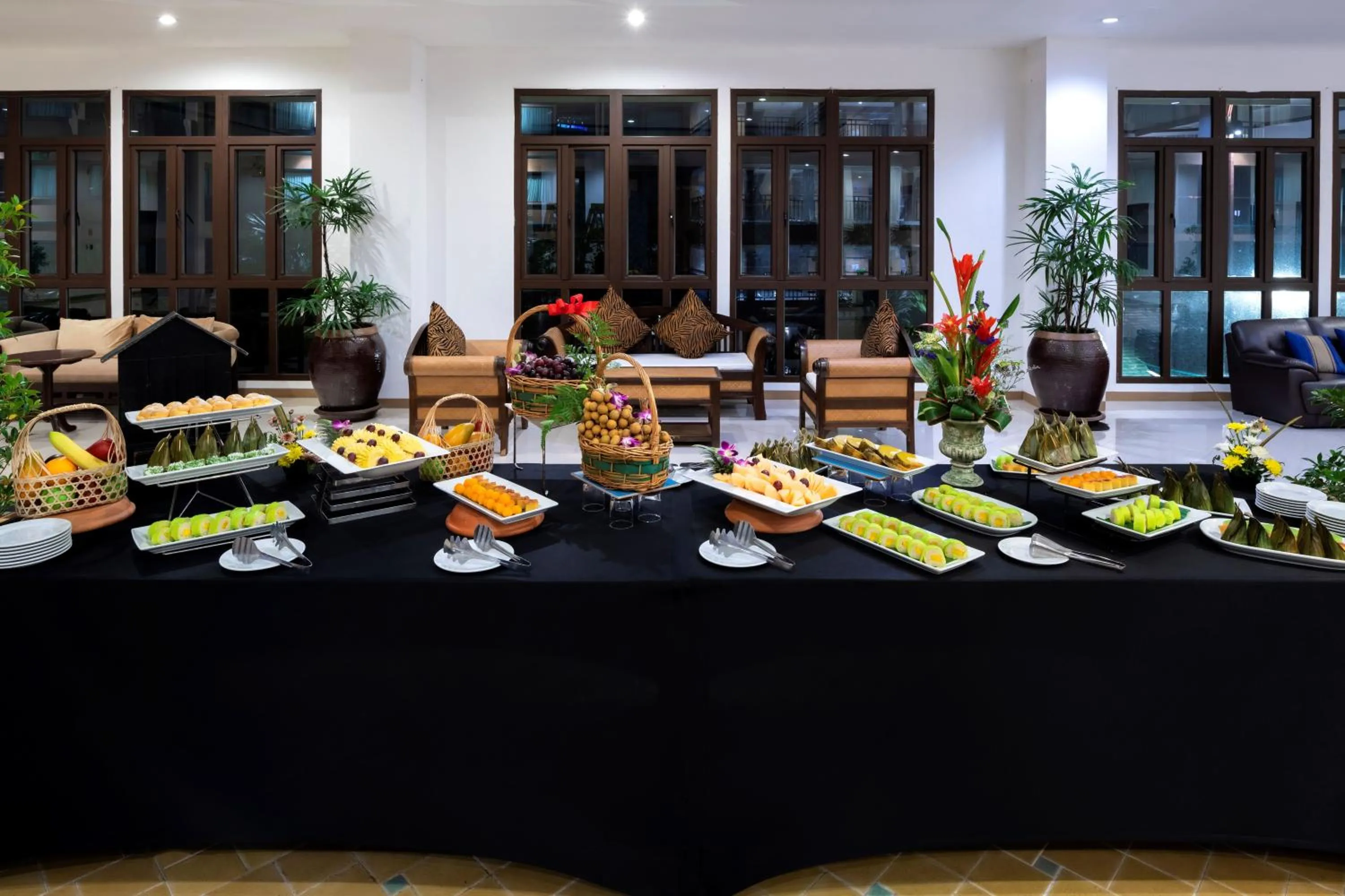 Food and drinks in Novotel Phuket Vintage Park Resort