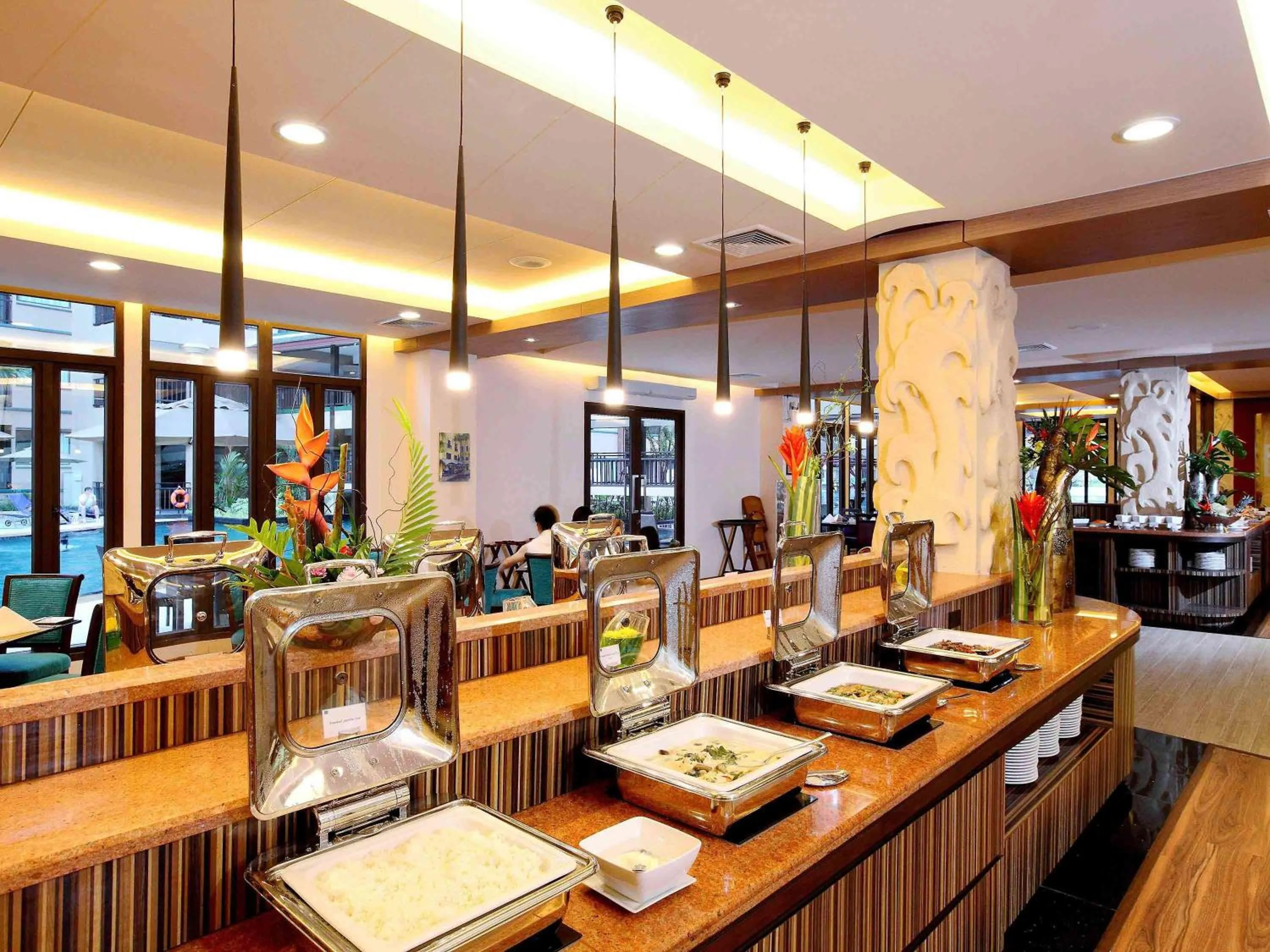 Restaurant/places to eat in Novotel Phuket Vintage Park Resort