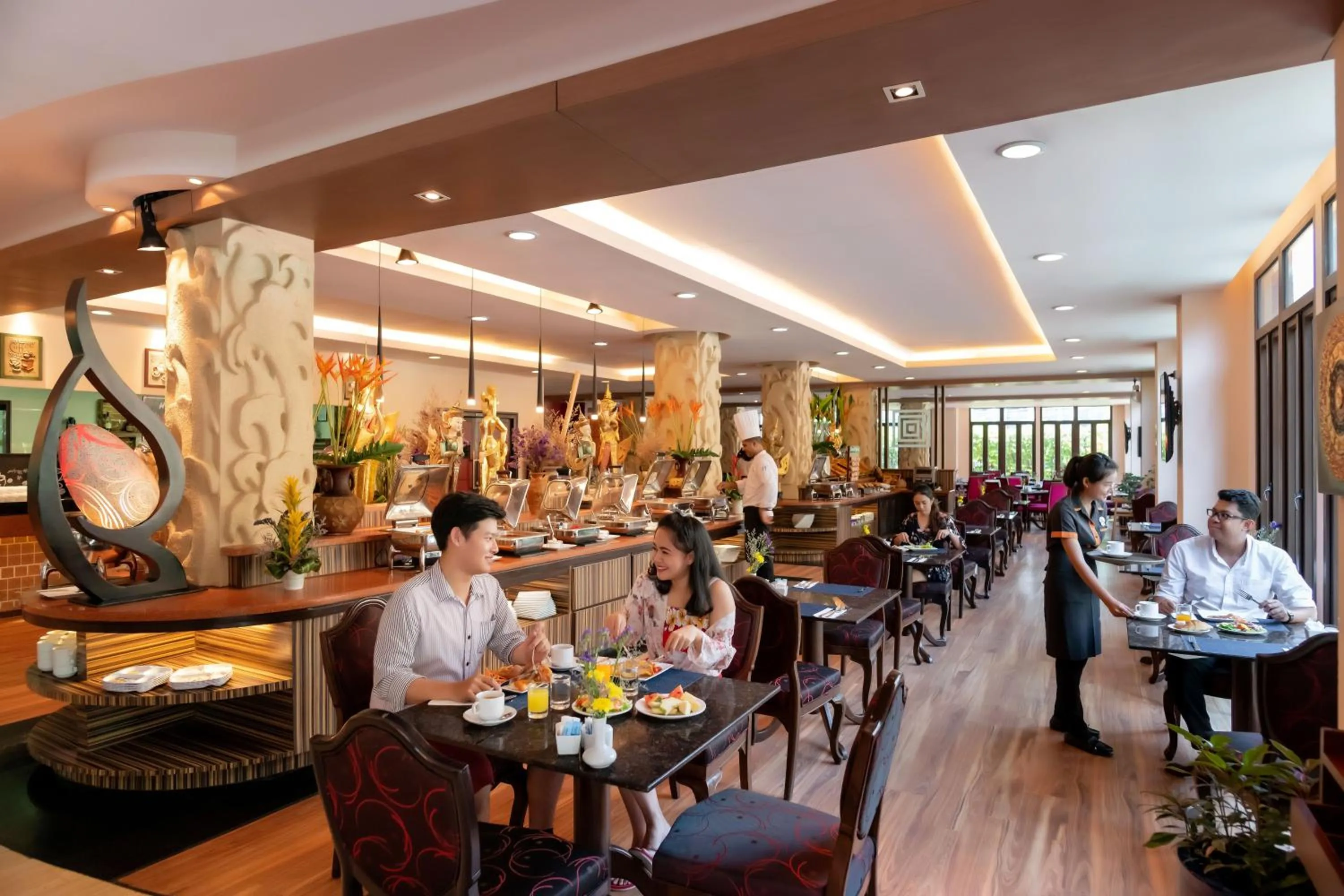 Restaurant/places to eat in Novotel Phuket Vintage Park Resort