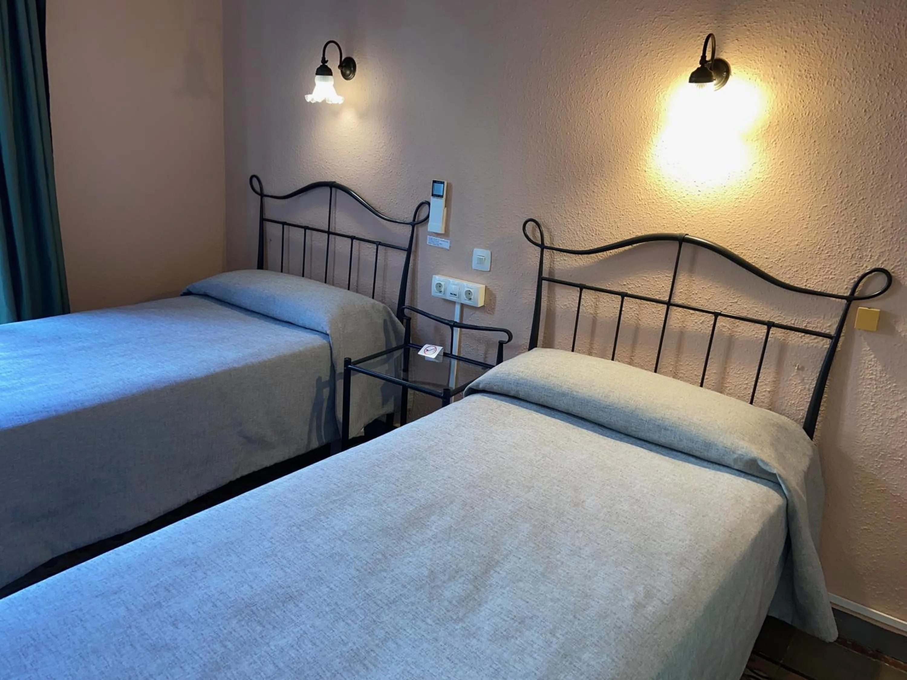 Bed in Hotel Peninsular