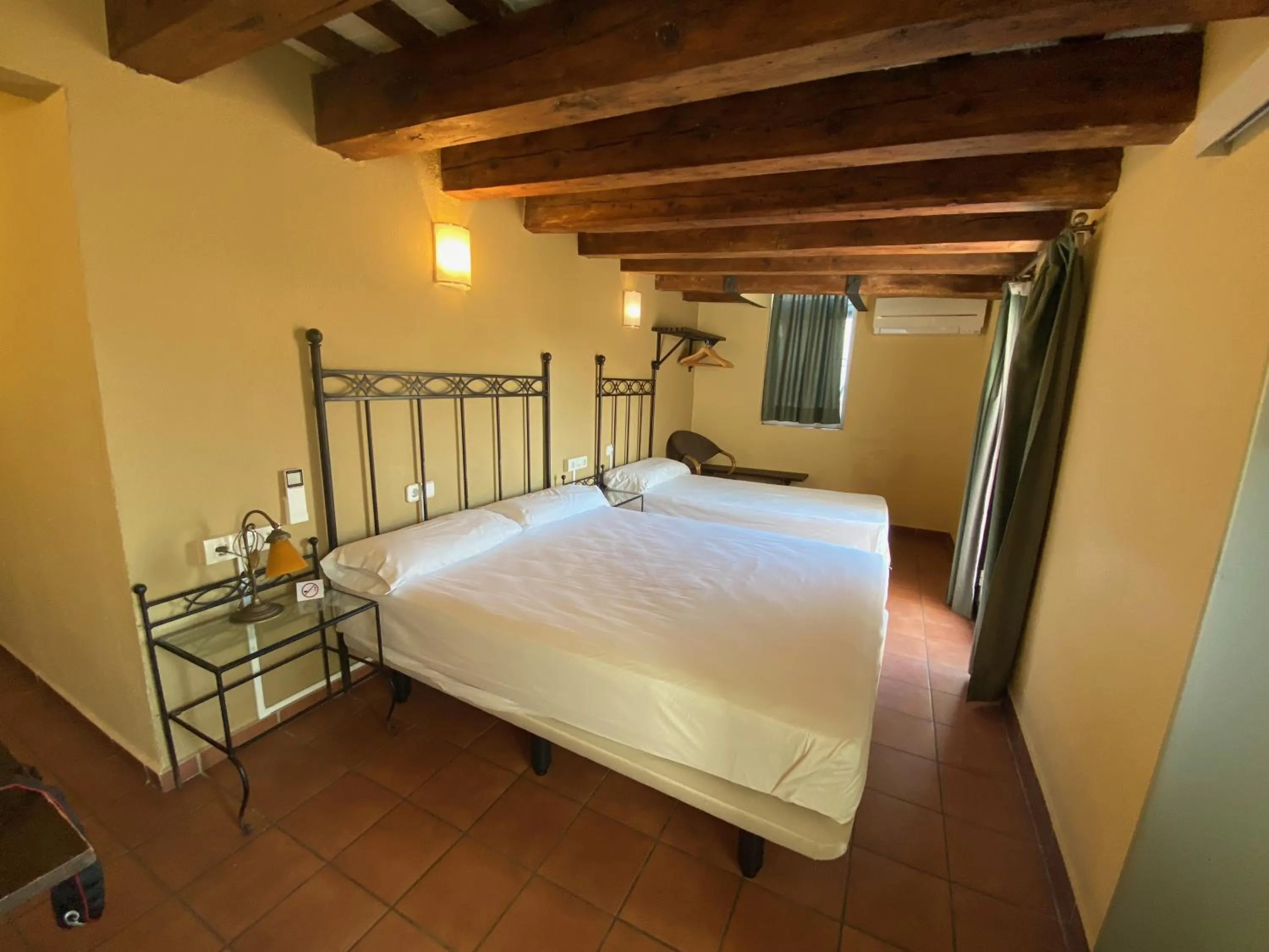 Bed in Hotel Peninsular