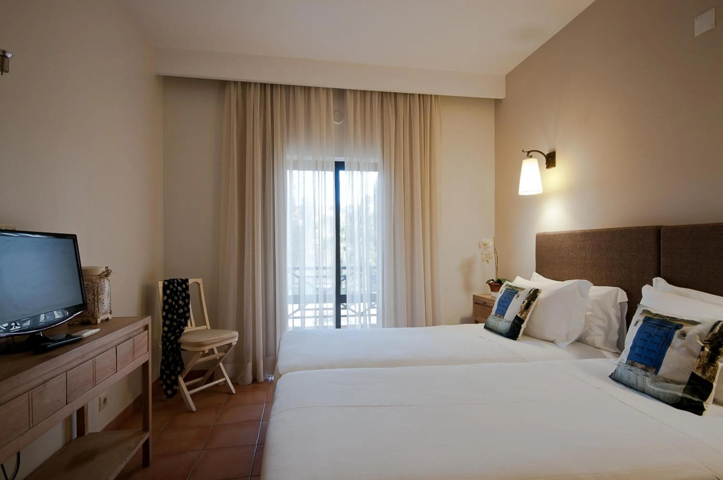 Day, Bed in Hotel Parque das Laranjeiras