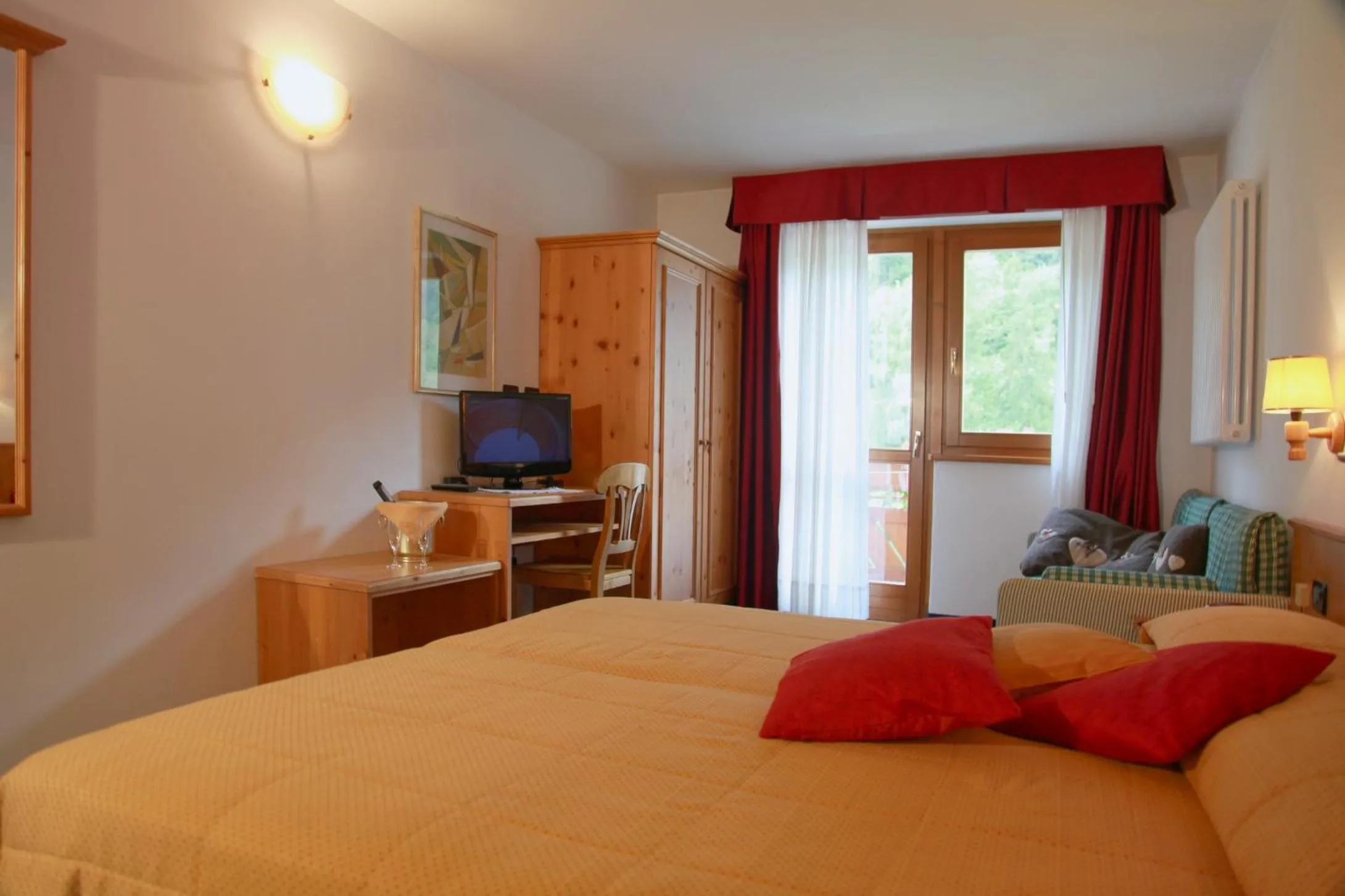 Bedroom, Bed in Sport Hotel Stella Alpina