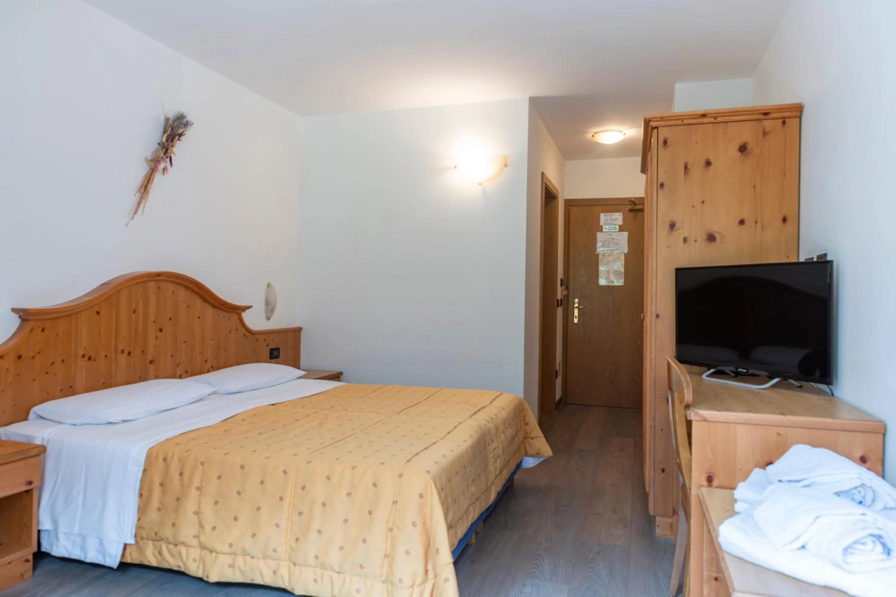 Bedroom, Bed in Sport Hotel Stella Alpina