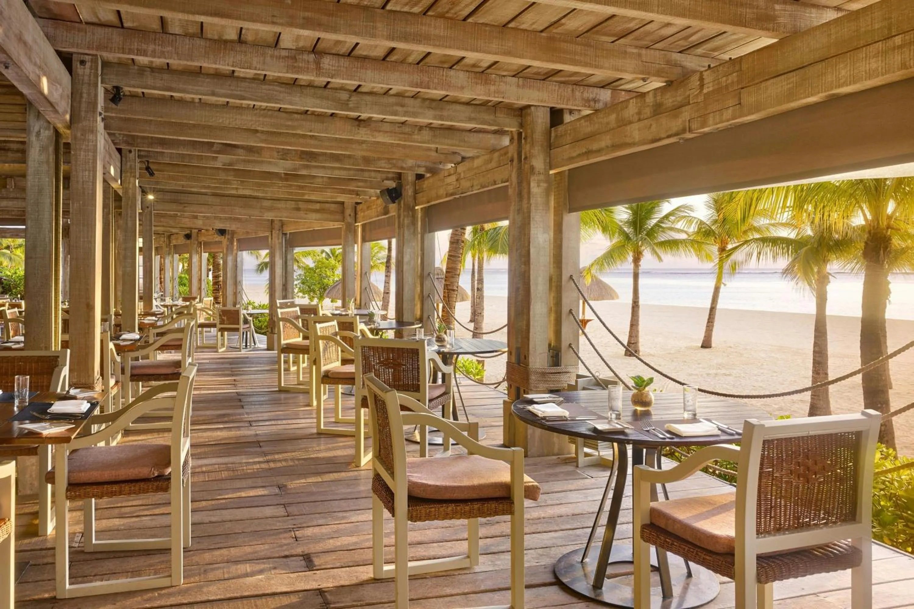Lounge or bar in The St. Regis Le Morne Resort, Mauritius