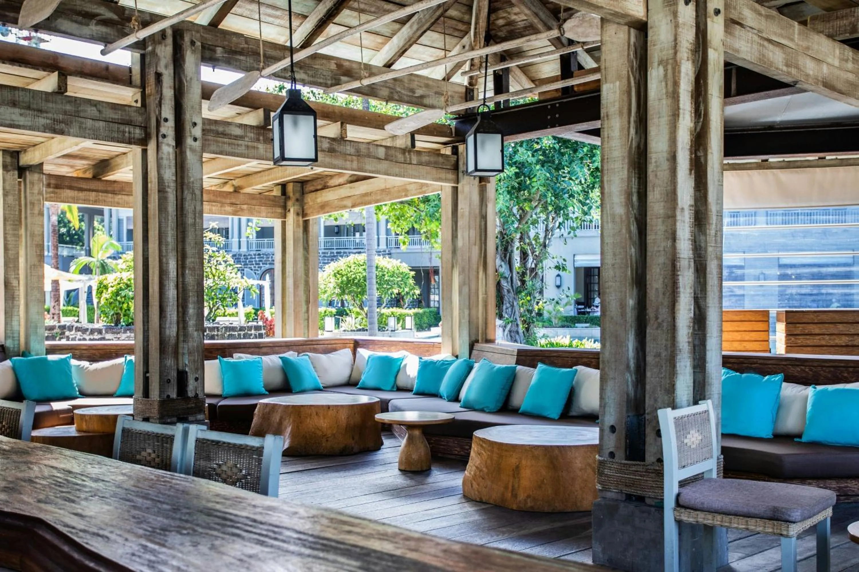 Lounge or bar in JW Marriott Mauritius Resort