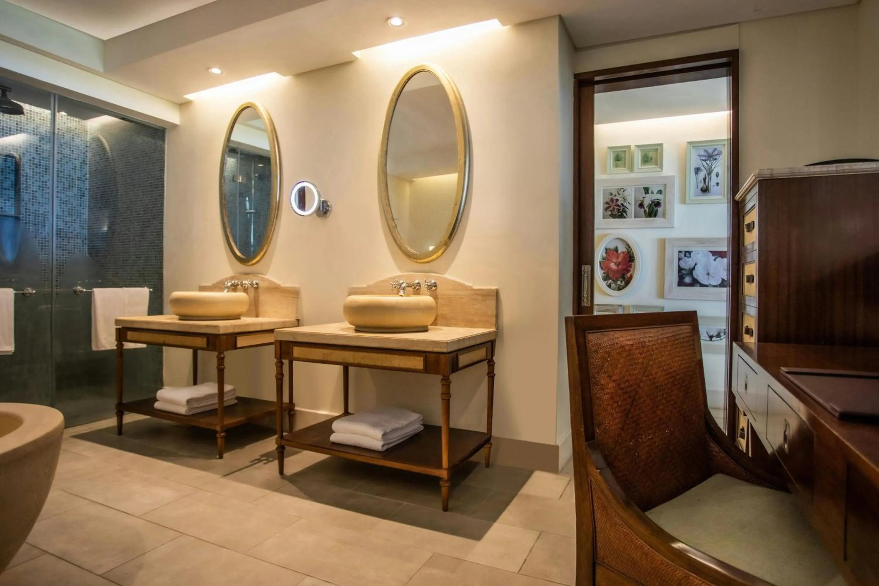 Photo of the whole room in The St. Regis Le Morne Resort, Mauritius