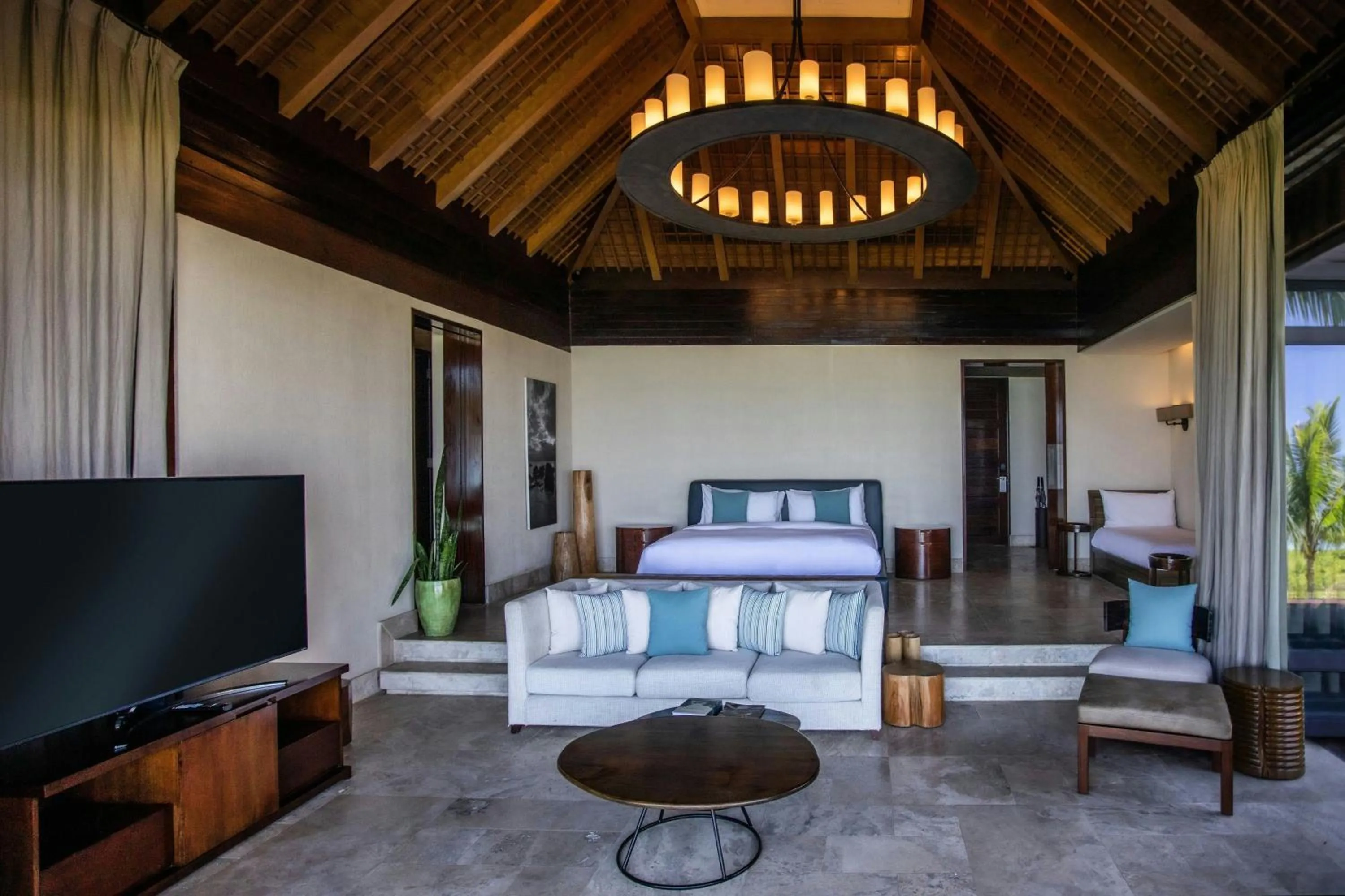 Bedroom, Bed in The St. Regis Le Morne Resort, Mauritius