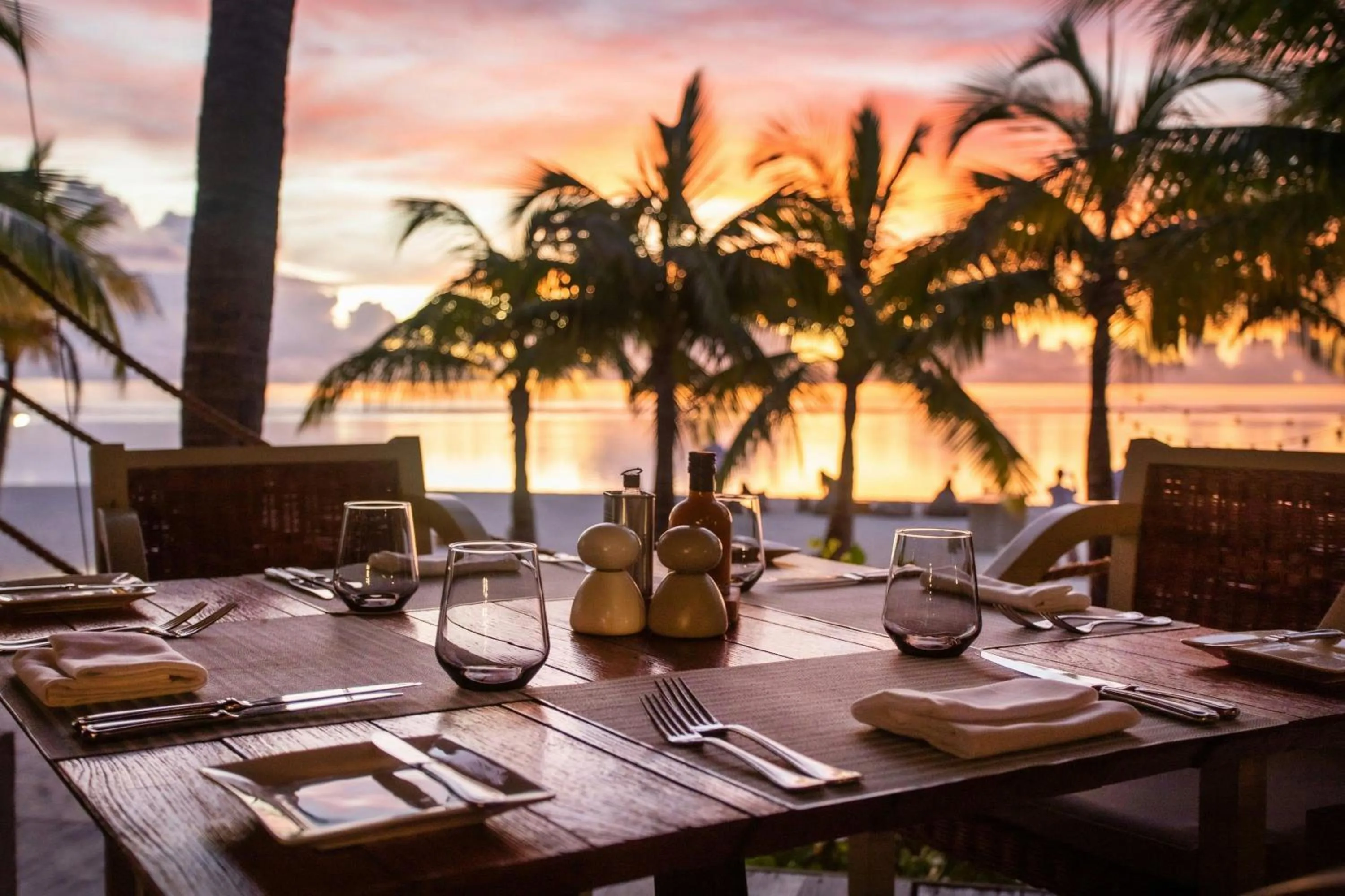 Lounge or bar in The St. Regis Le Morne Resort, Mauritius