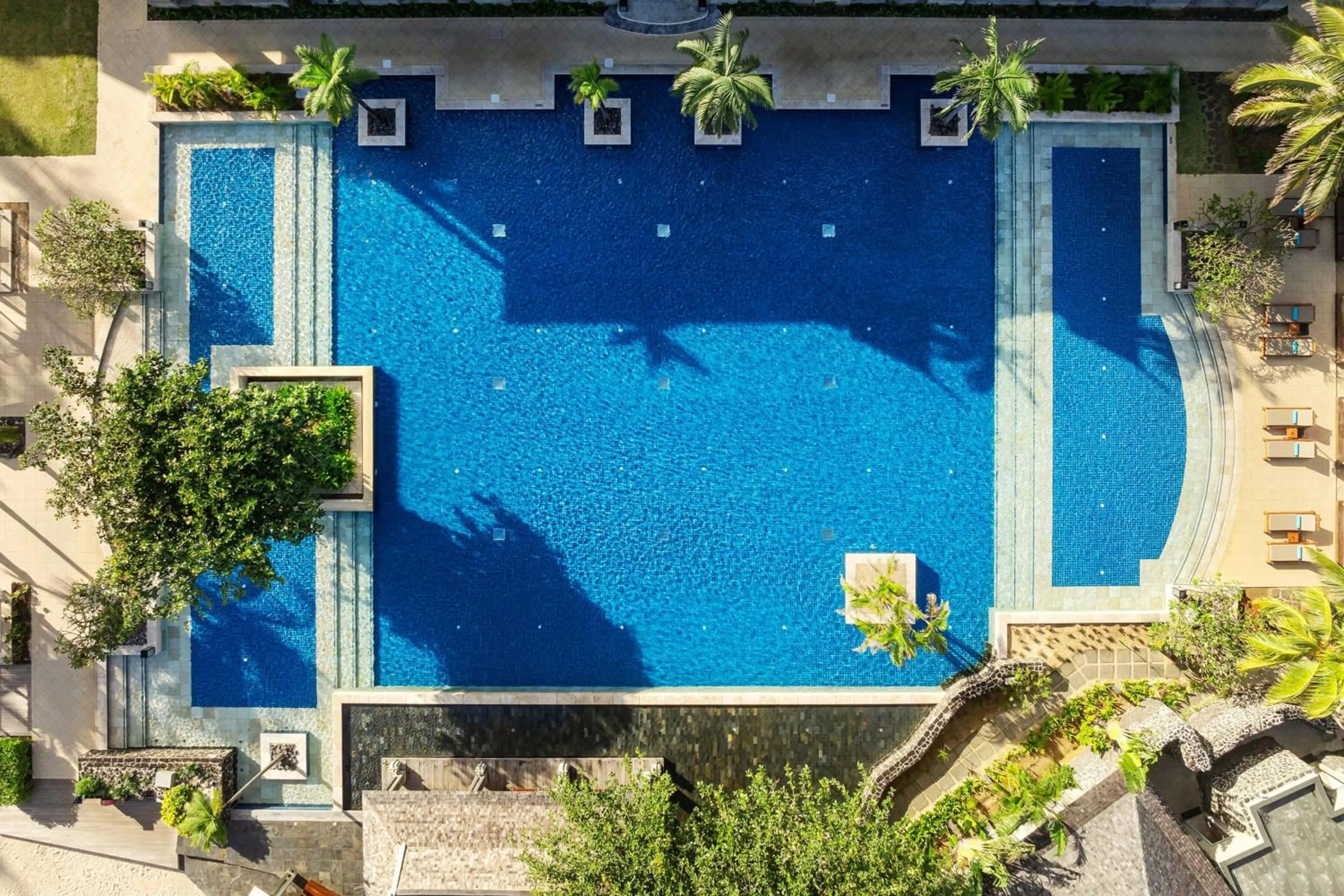Swimming pool in JW Marriott Mauritius Resort