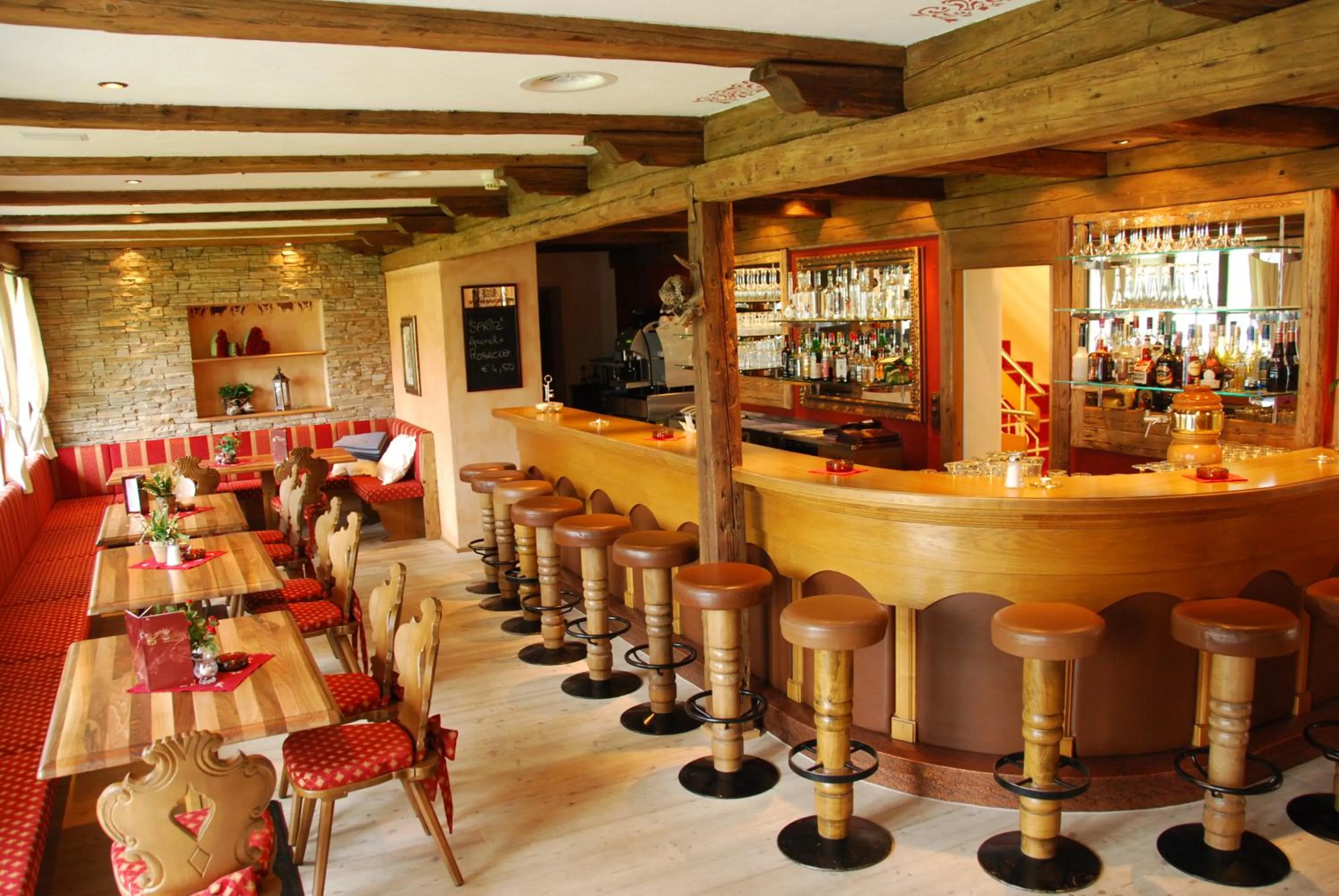 Lounge or bar in Alpenhotel Regina