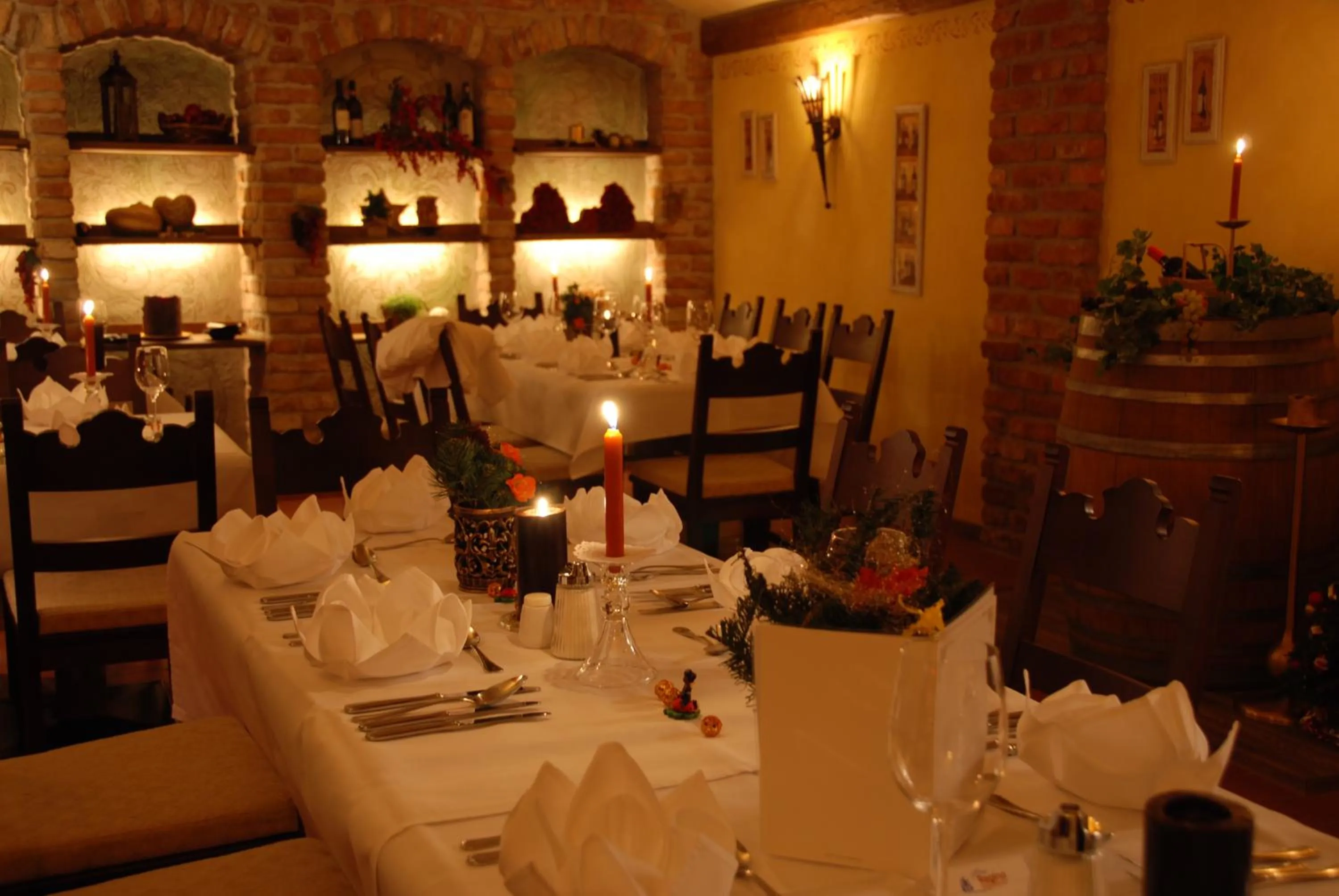 Restaurant/places to eat in Alpenhotel Regina