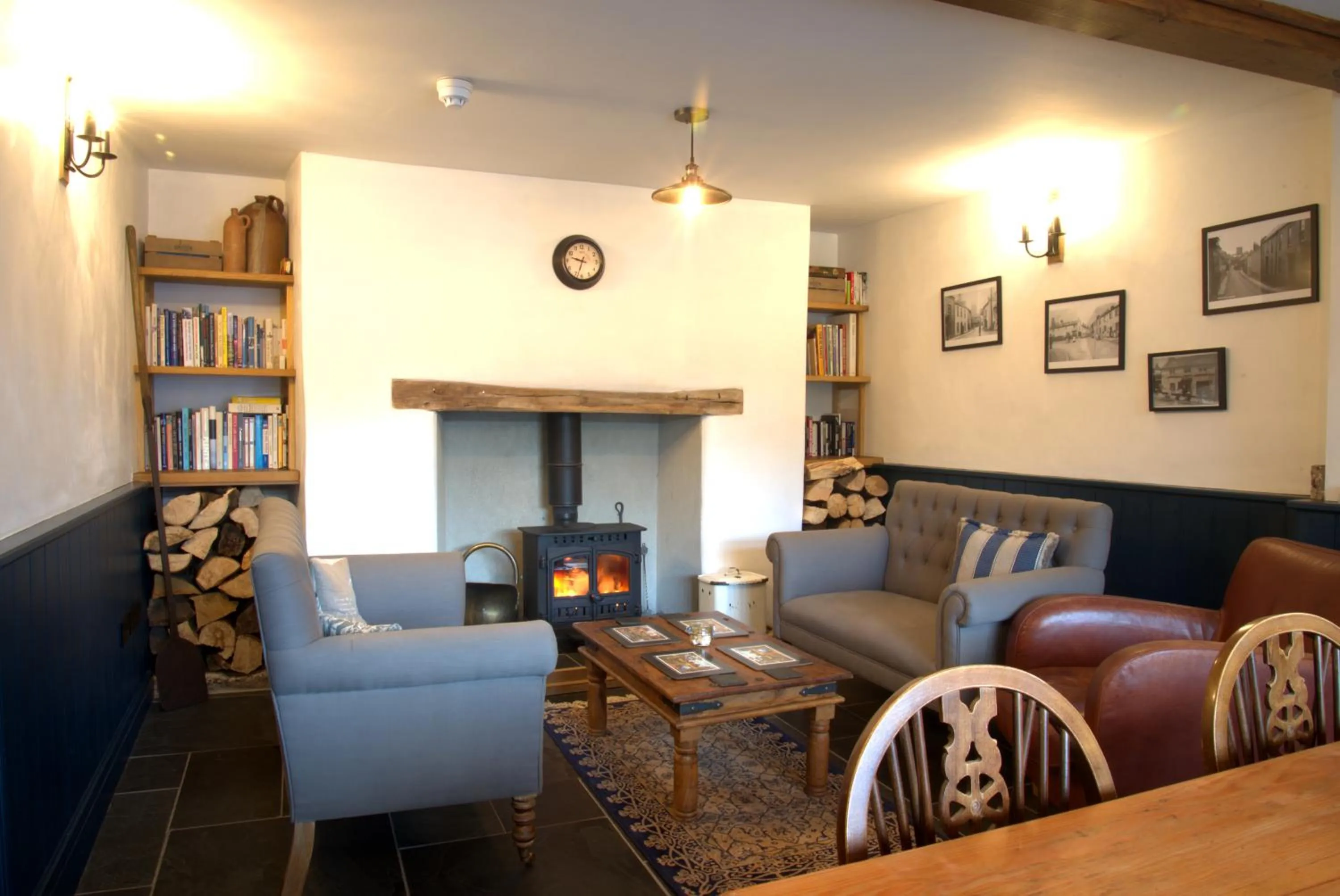 Communal lounge/ TV room in Bridge House