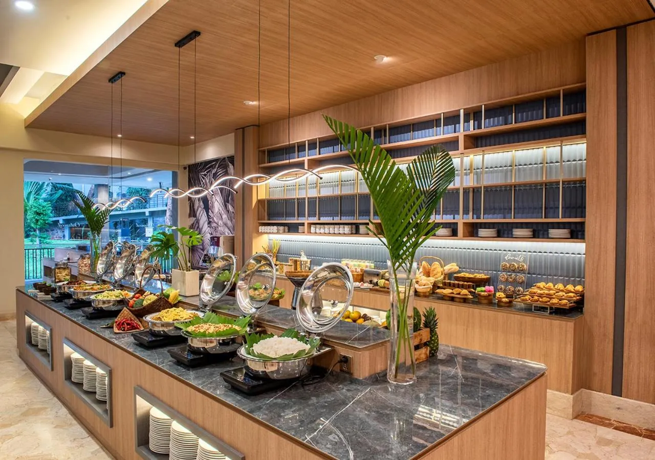 Buffet breakfast in Oakwood Hotel & Apartments Taman Mini Jakarta