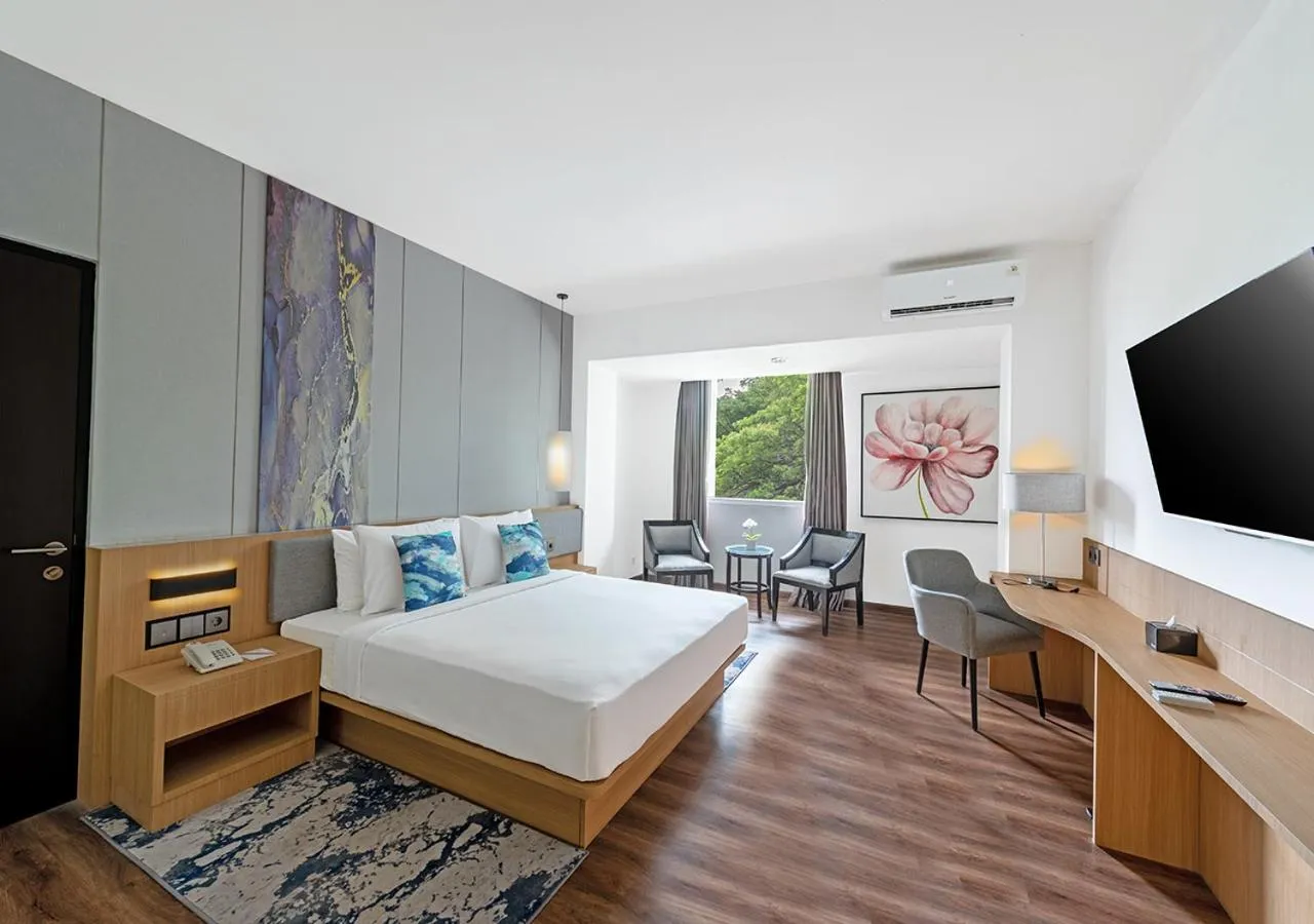 TV and multimedia, Bed in Oakwood Hotel & Apartments Taman Mini Jakarta