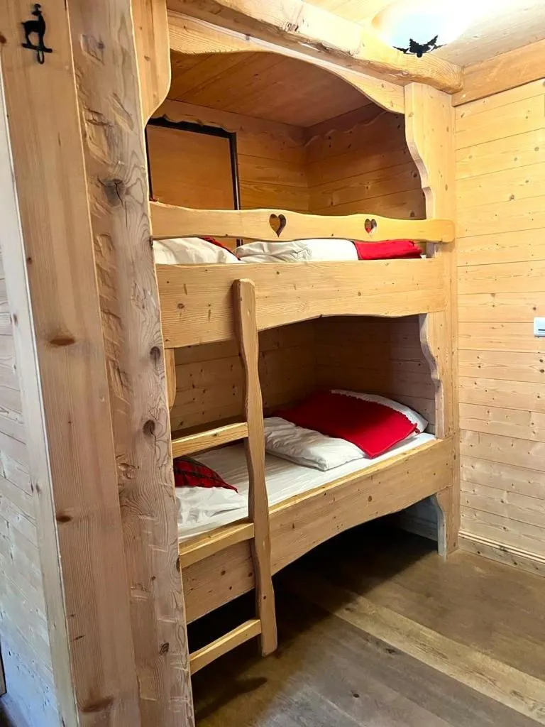 Bedroom, Bed in Fleur des Neiges