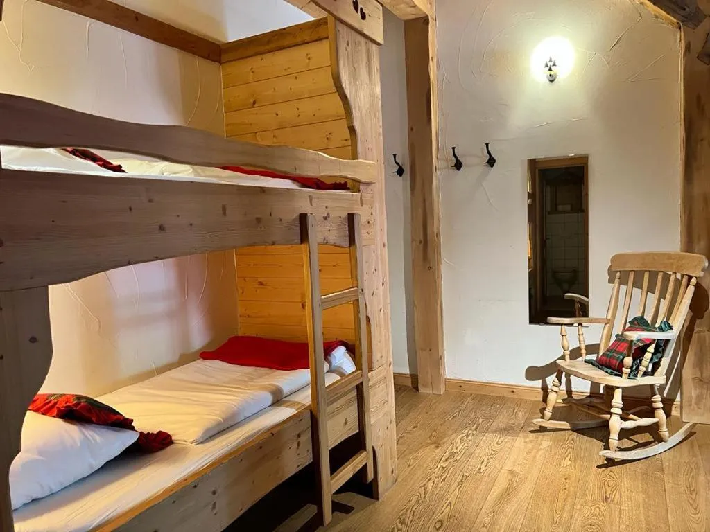 Bedroom, Bed in Fleur des Neiges