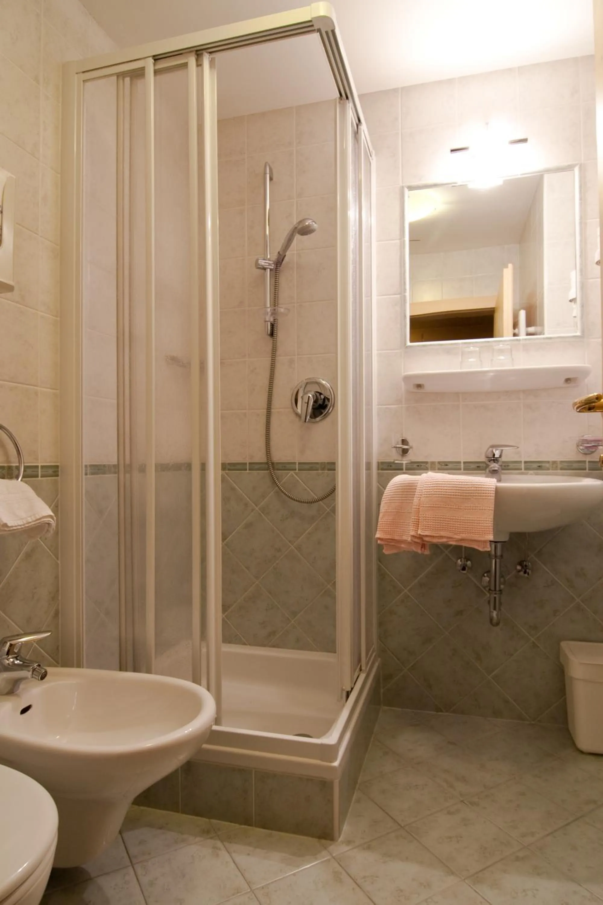 Bathroom in Pension Enzian
