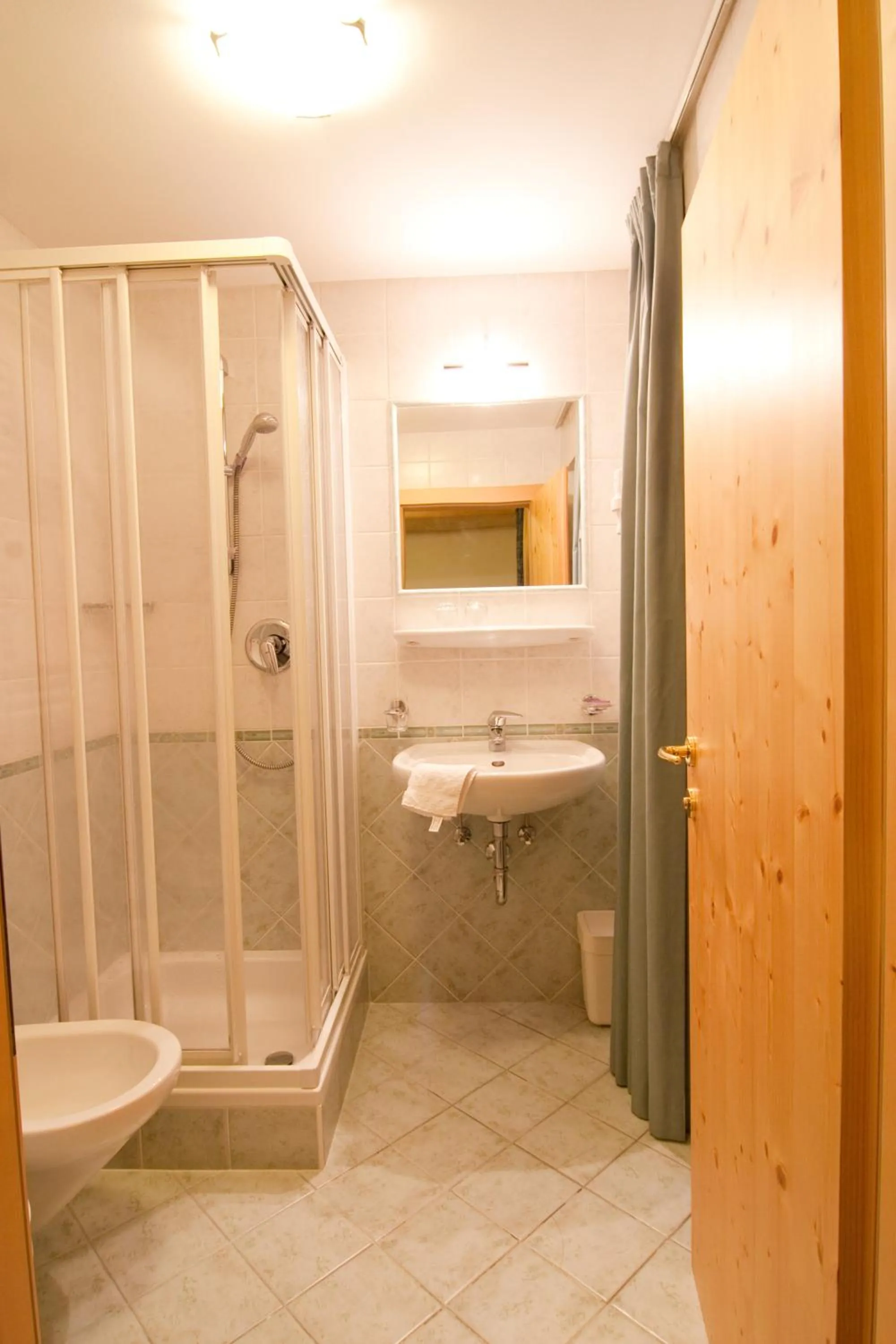 Bathroom in Pension Enzian