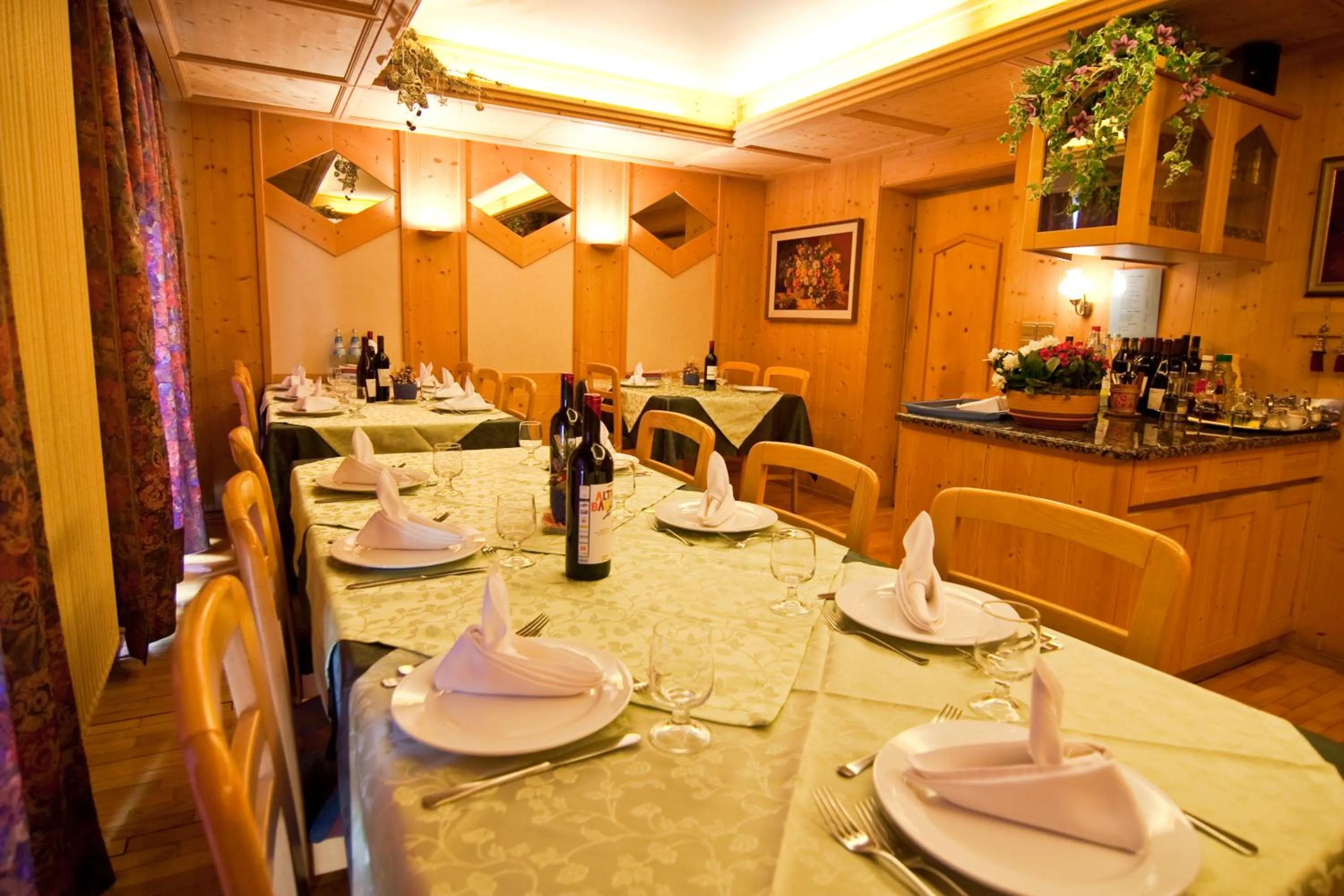 Restaurant/places to eat in Pension Enzian
