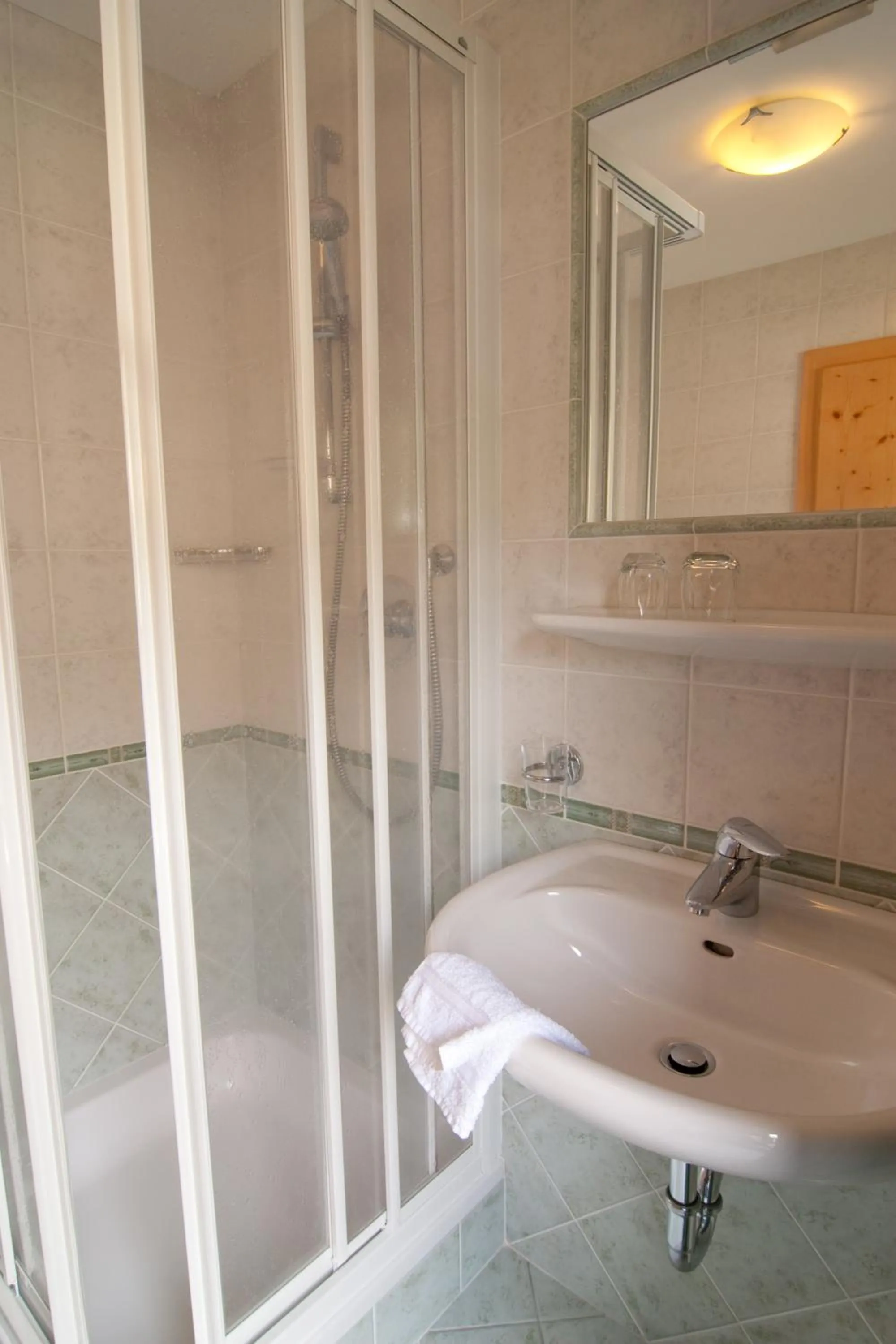 Bathroom in Pension Enzian