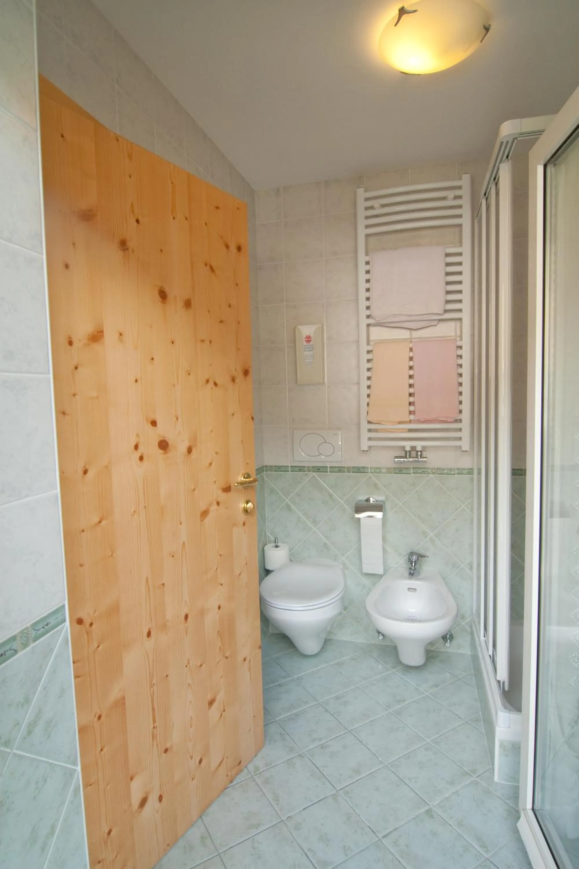 Bathroom in Pension Enzian