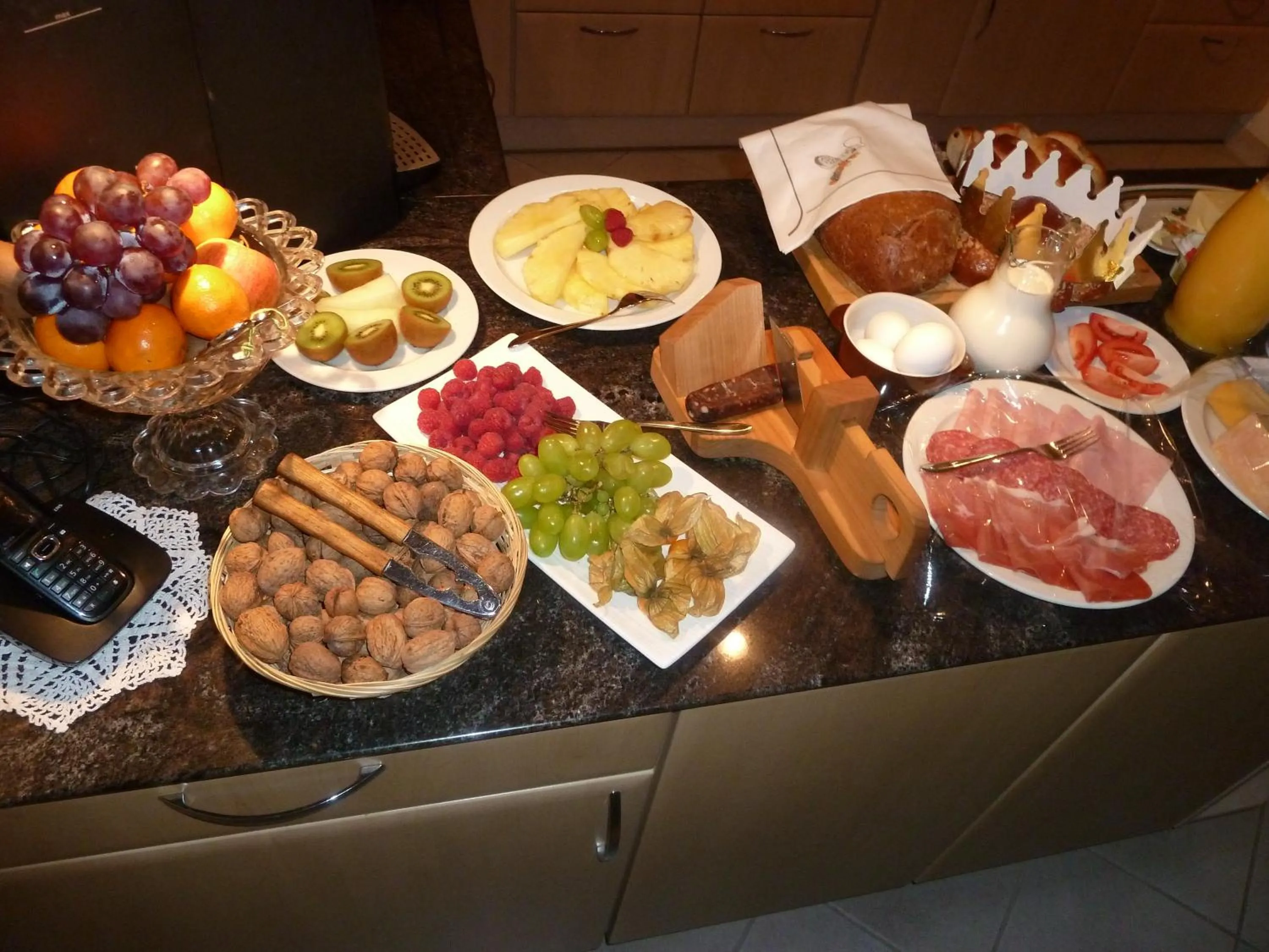 Buffet breakfast in Bed & Breakfast La Val