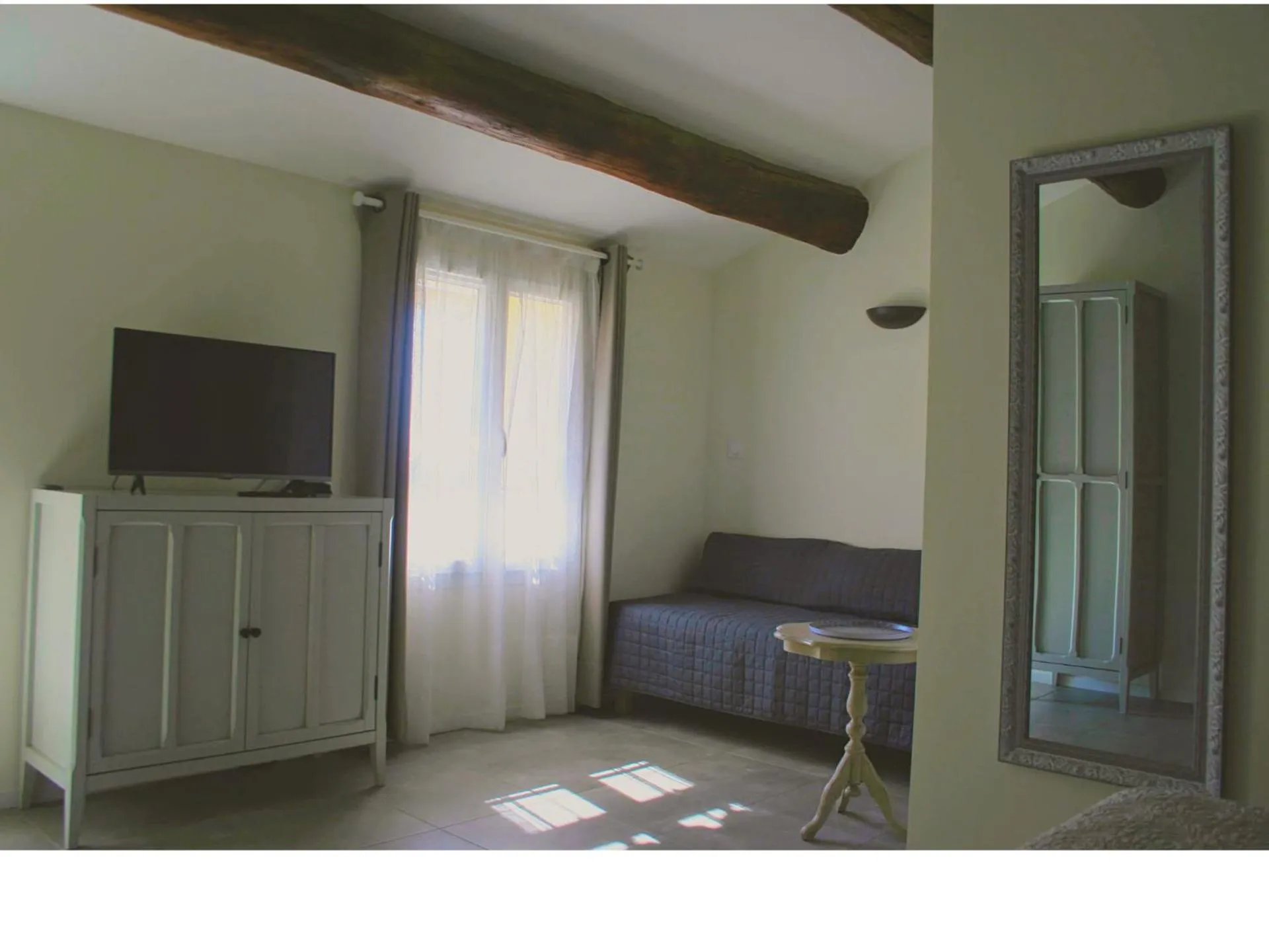 Bedroom in Maison d'hôtes La Bignone