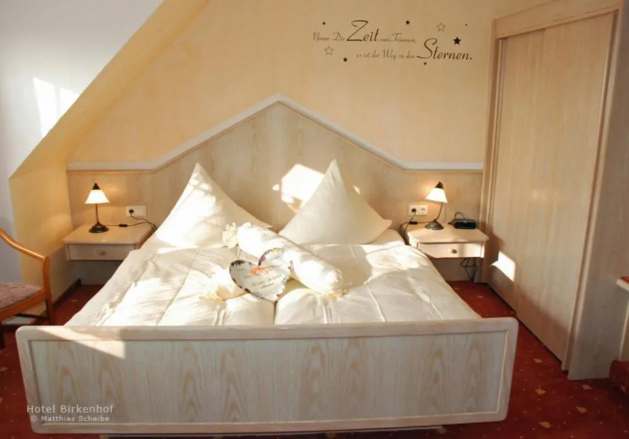 Bedroom, Bed in Hotel Birkenhof Garni