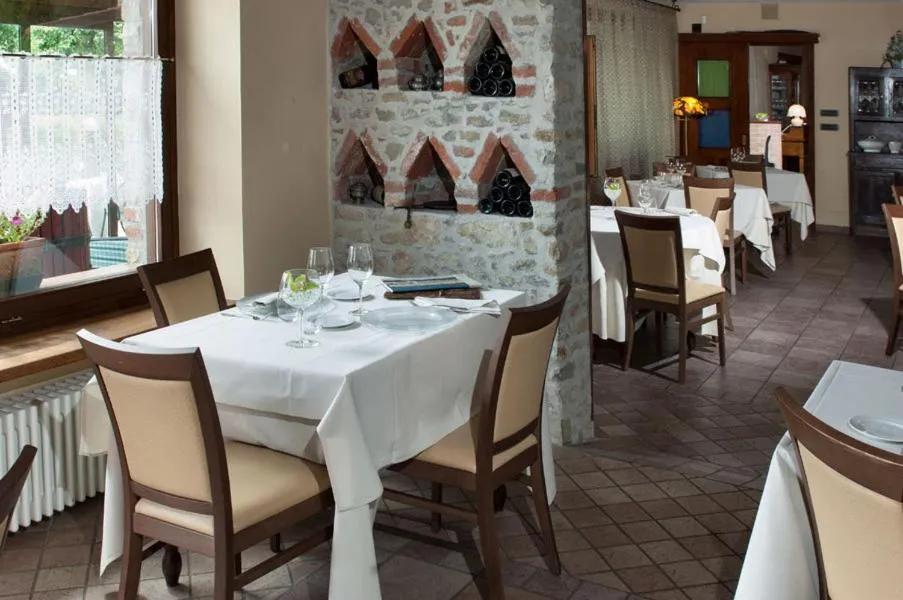 Restaurant/places to eat in Trattoria Del Bivio