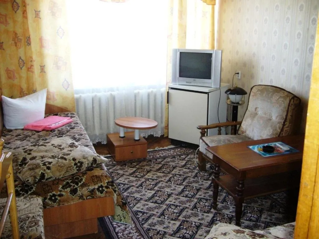 Bed in Hotel Profspilkovyi