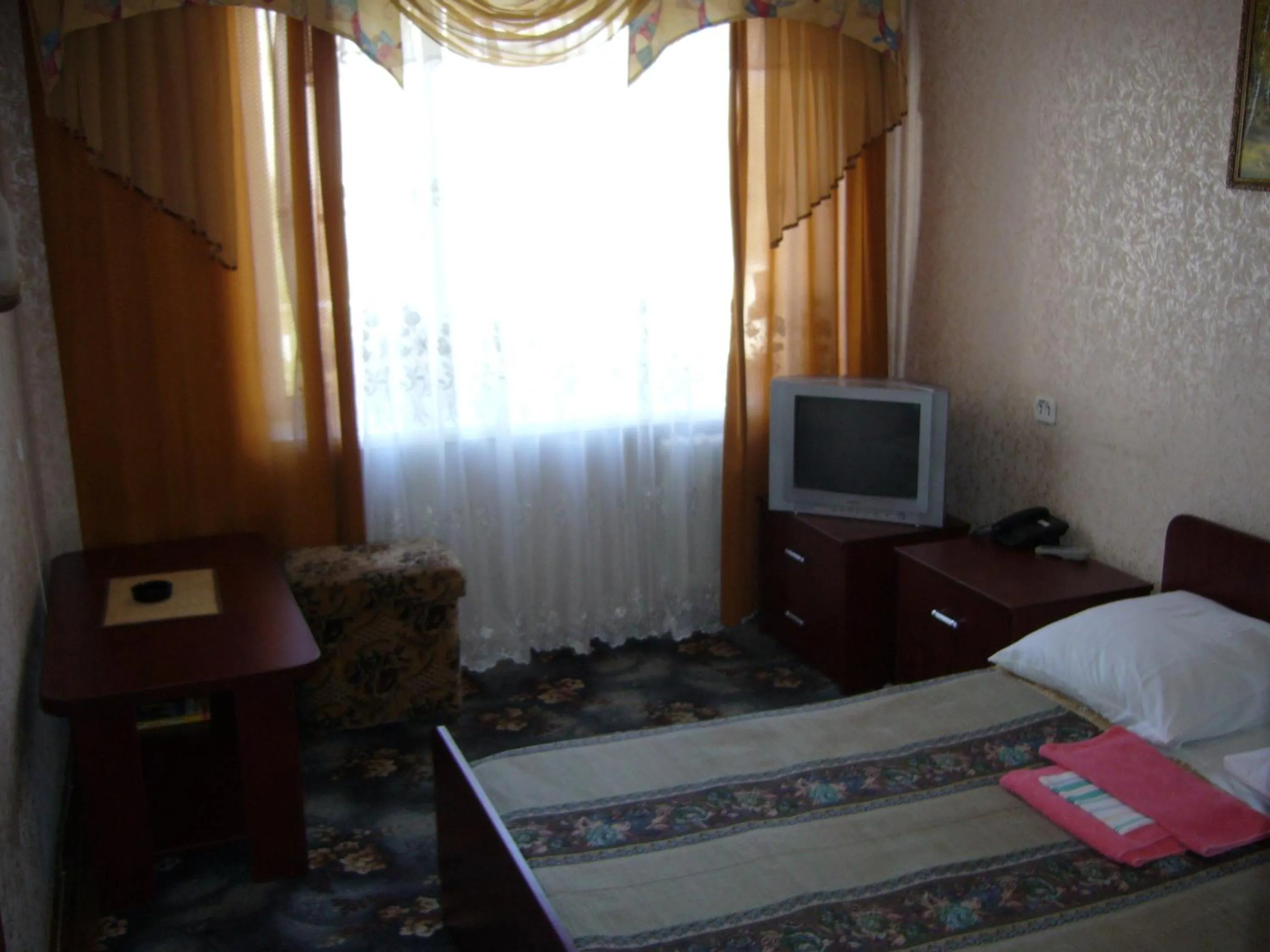Bed in Hotel Profspilkovyi