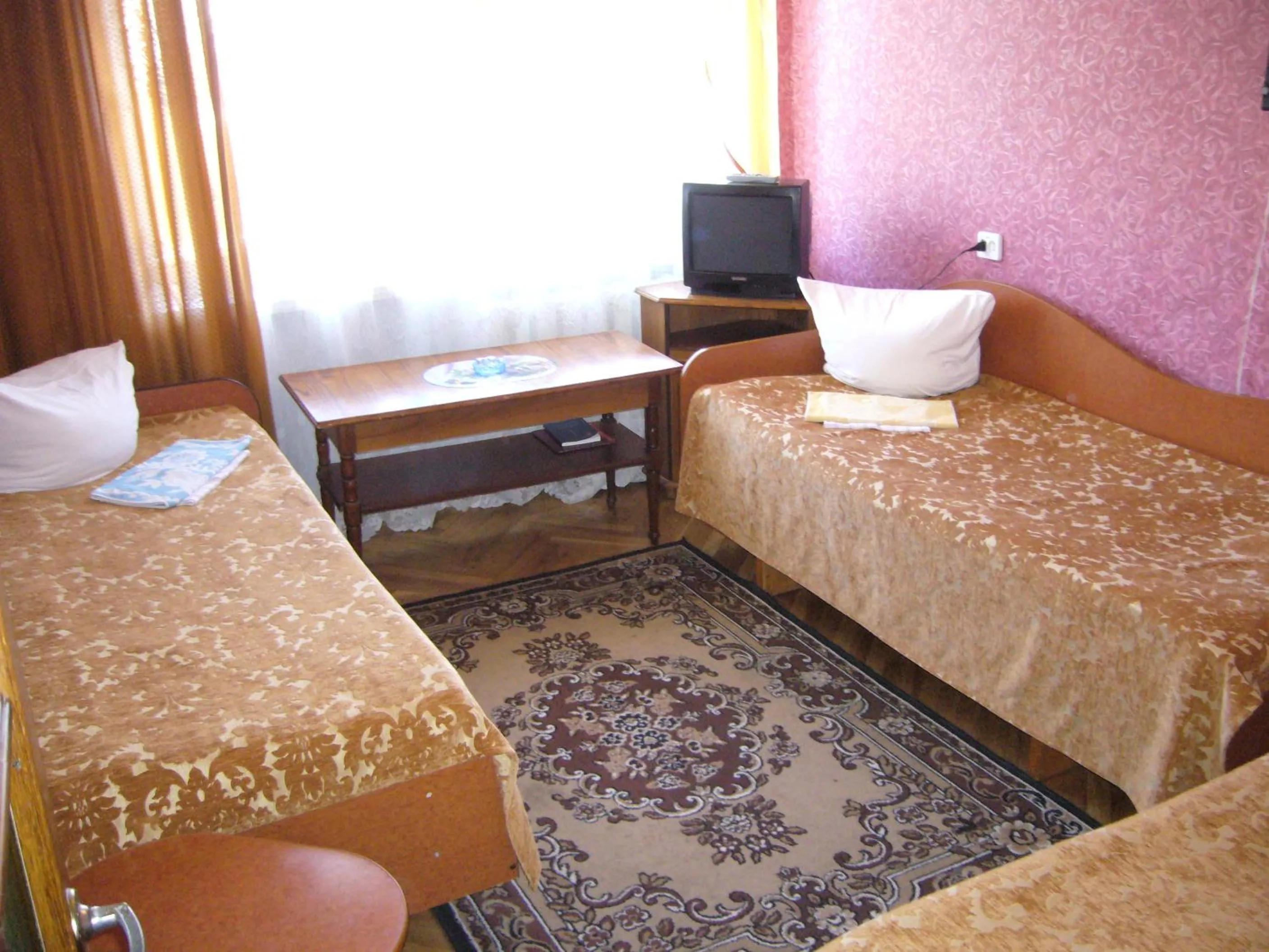 Bed in Hotel Profspilkovyi