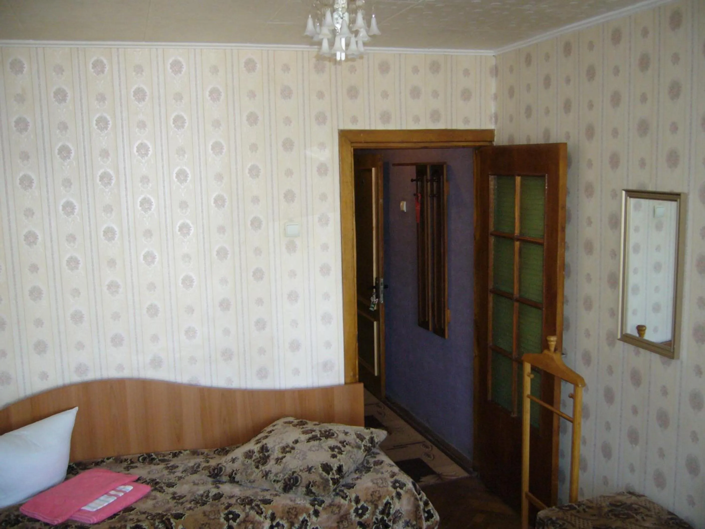 Bed in Hotel Profspilkovyi