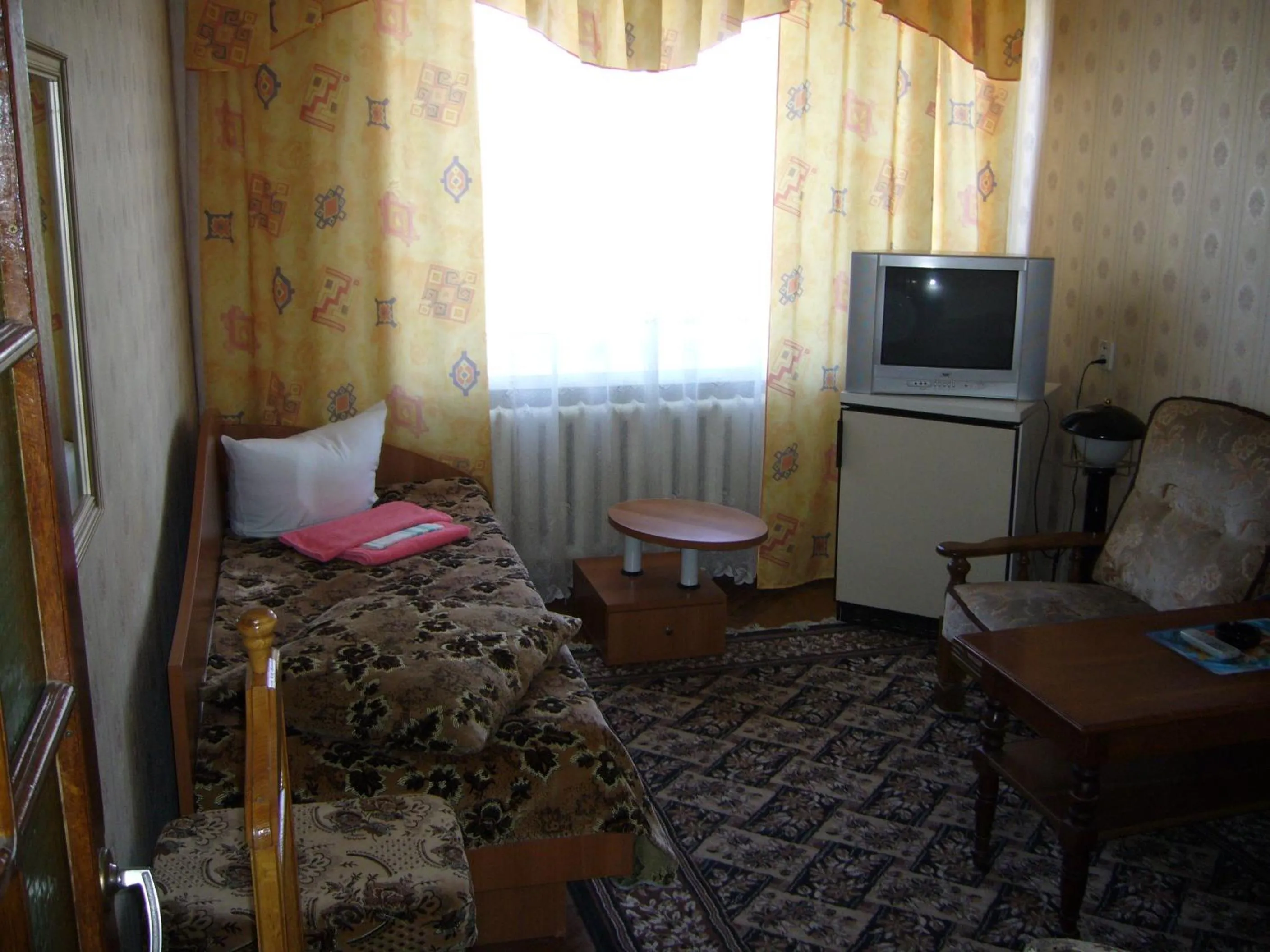 Bed in Hotel Profspilkovyi