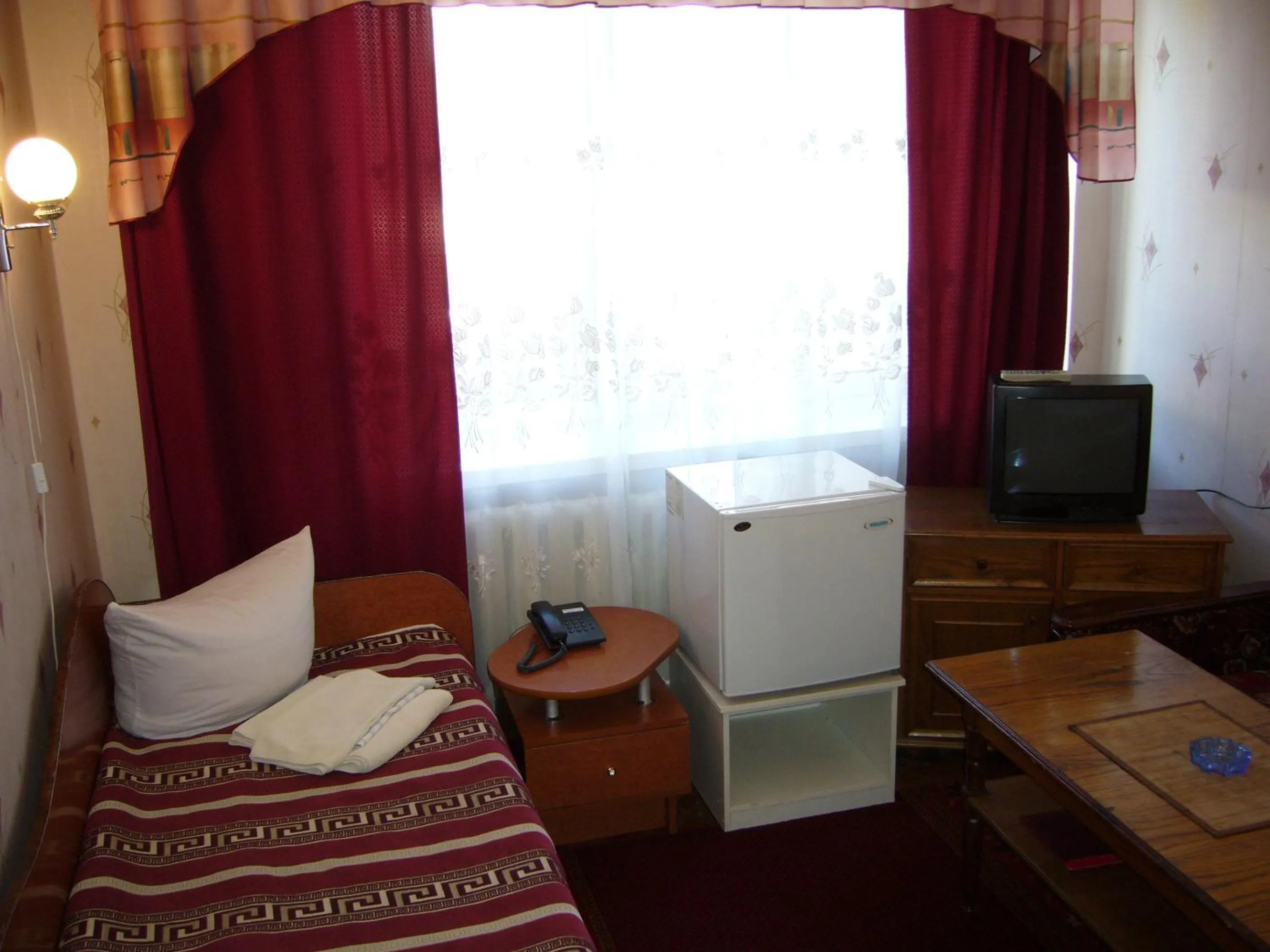 Bed in Hotel Profspilkovyi