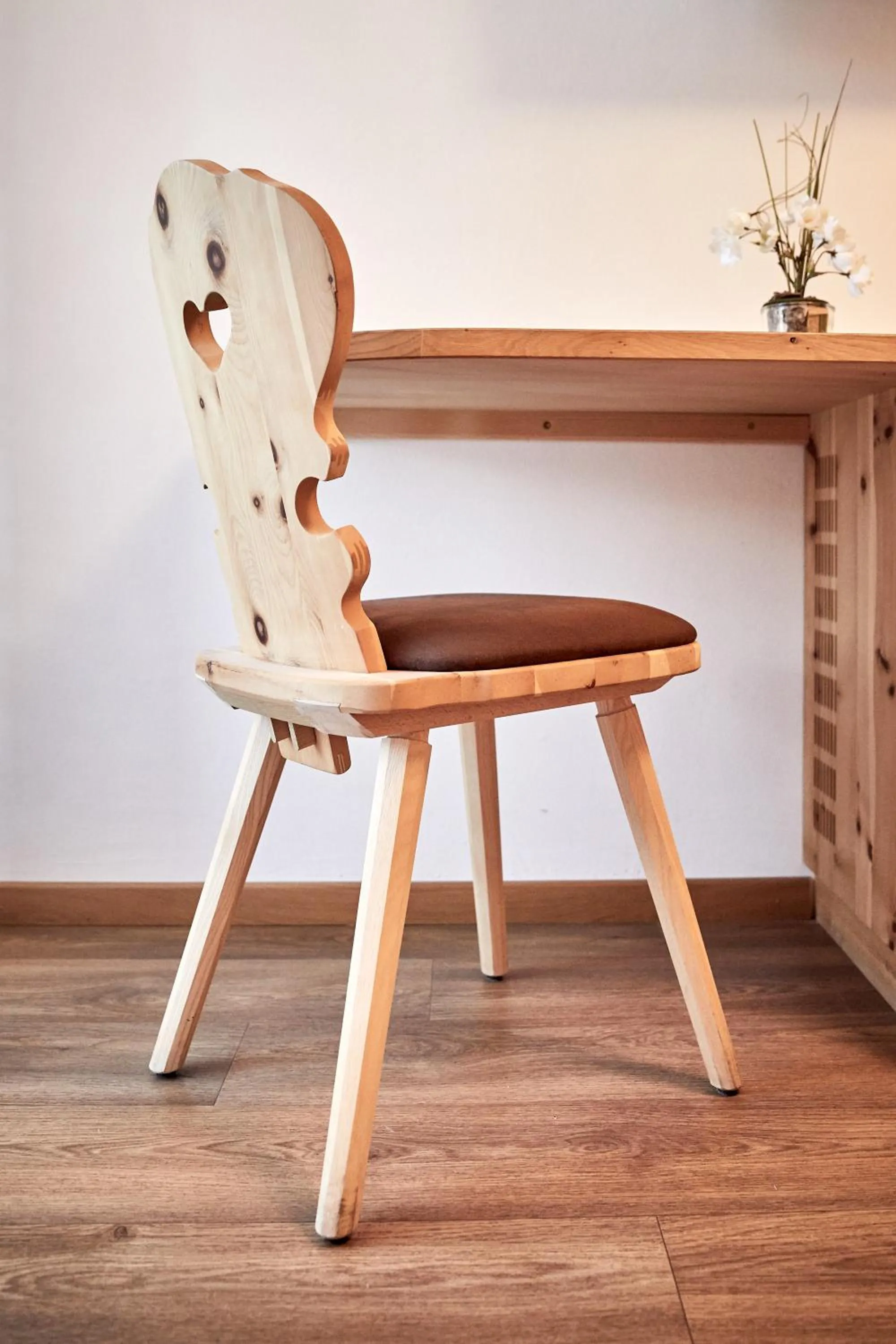 Decorative detail in Hotel Garni Savoy - new opening