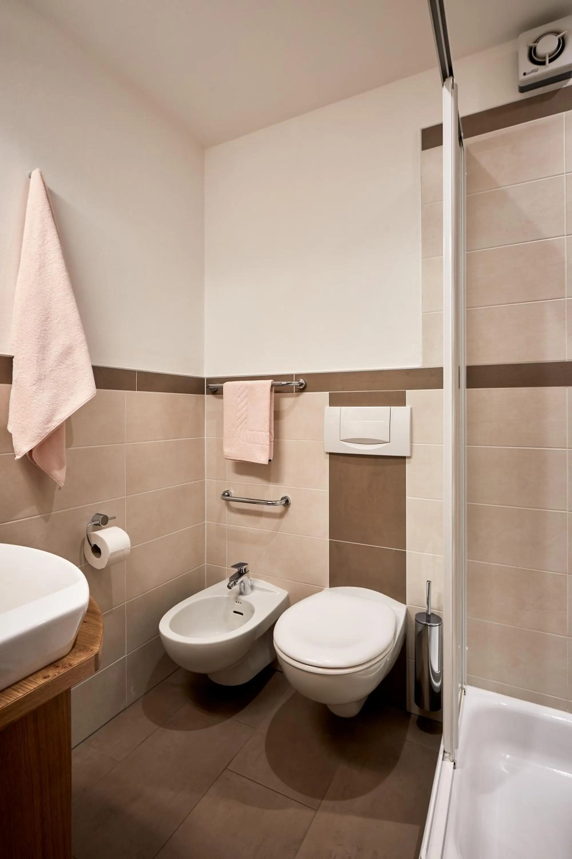 Bathroom in Hotel Garni Savoy - new opening