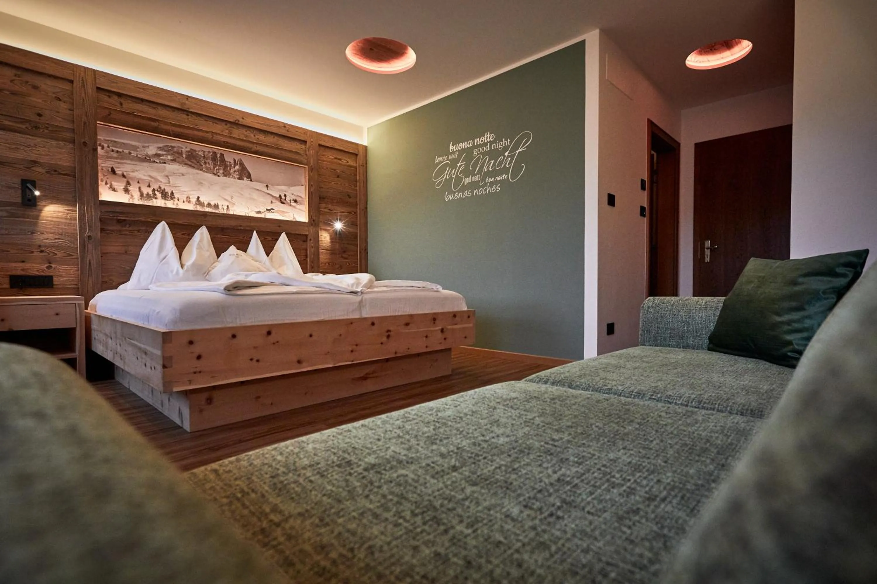 Bedroom, Bed in Hotel Garni Savoy - new opening