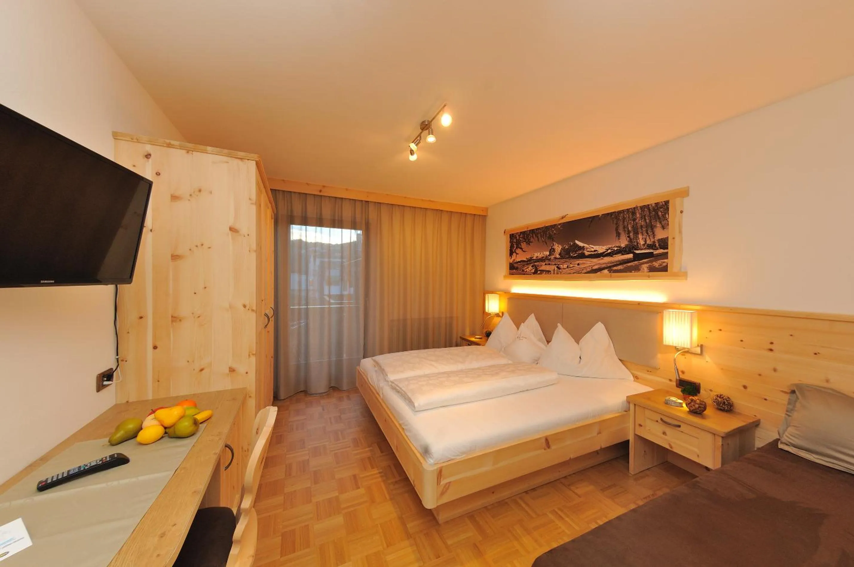 Bed in Hotel Garni Savoy - new opening