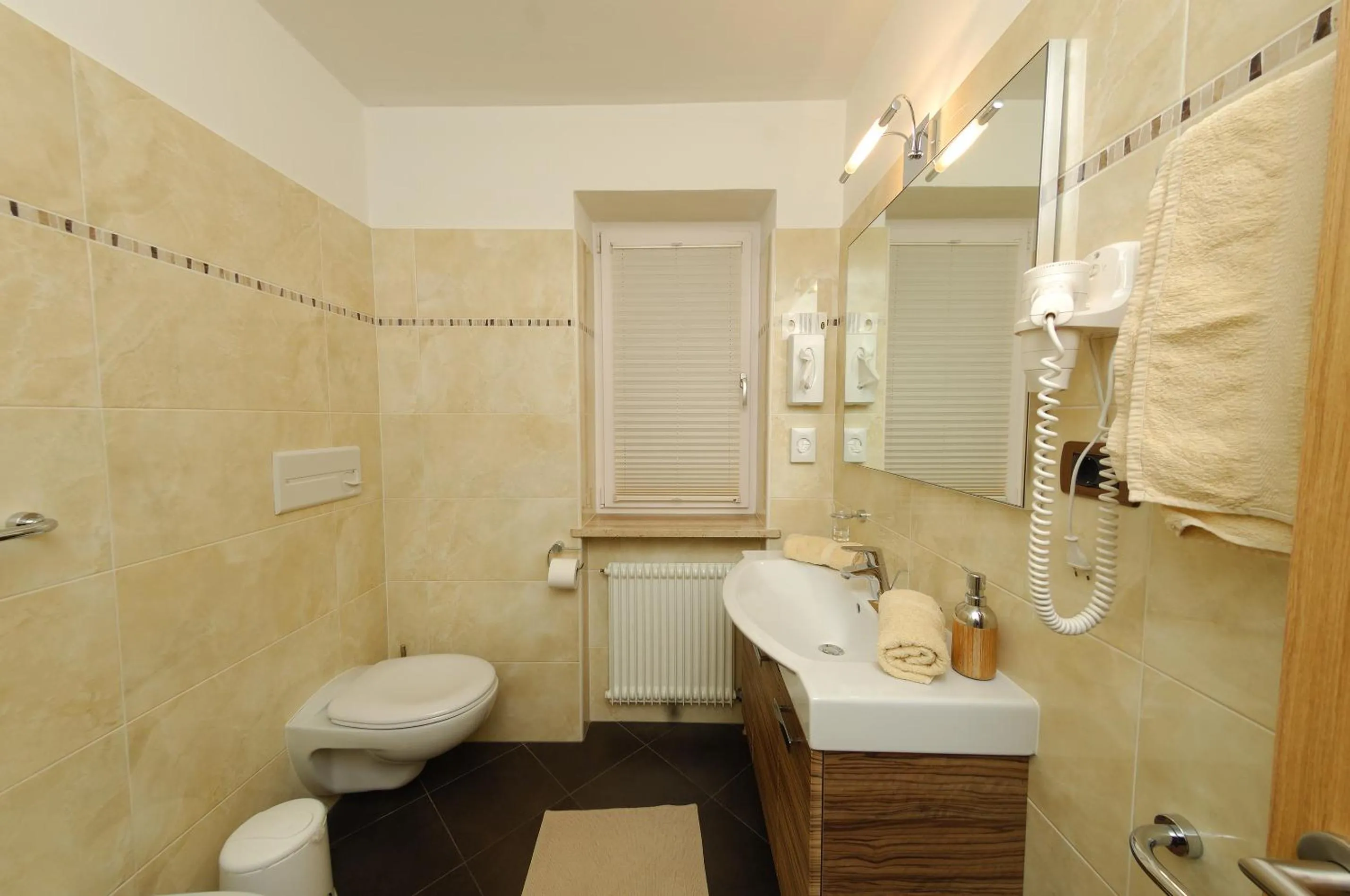 Shower in Hotel Garni Savoy - new opening