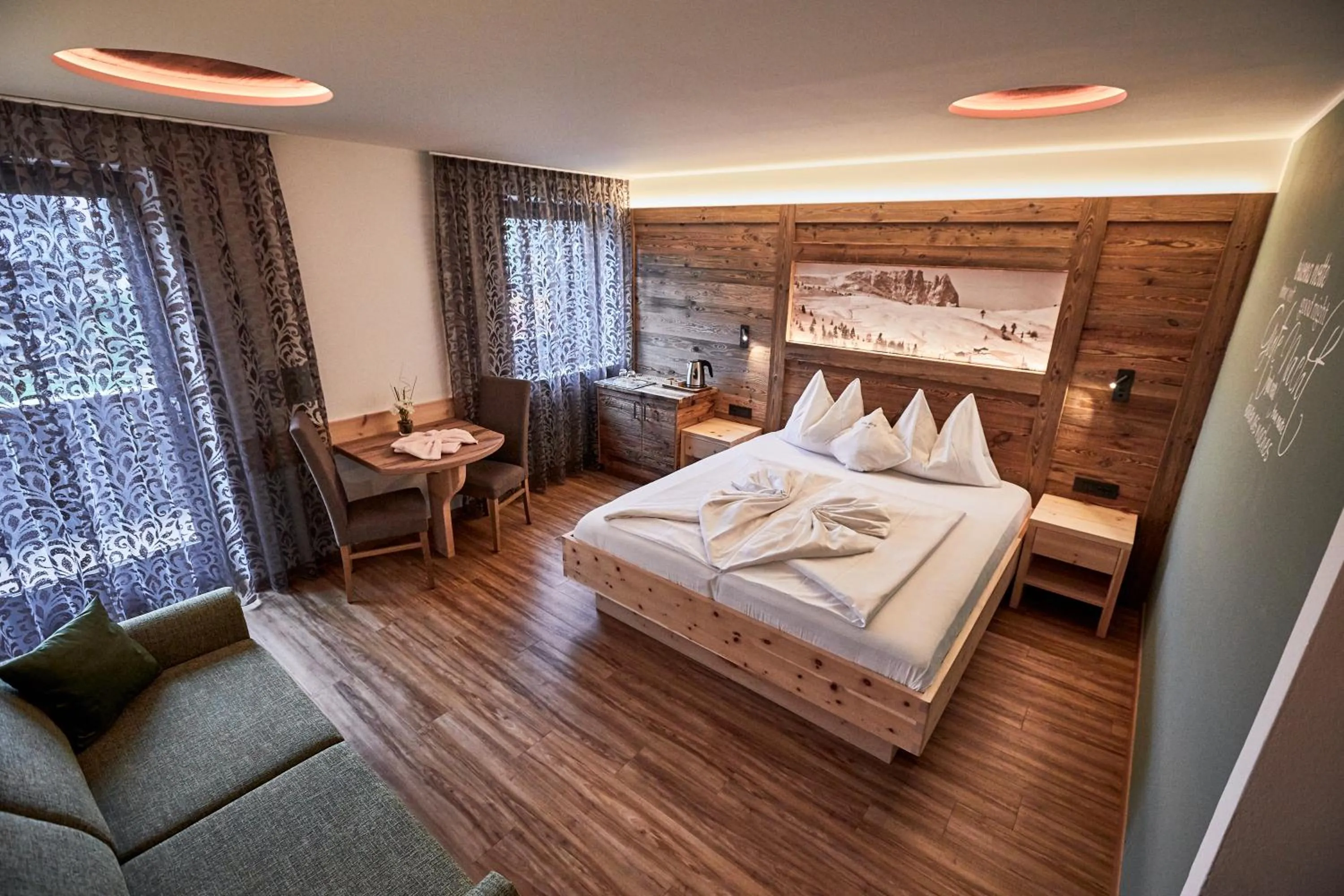 Bedroom, Bed in Hotel Garni Savoy - new opening