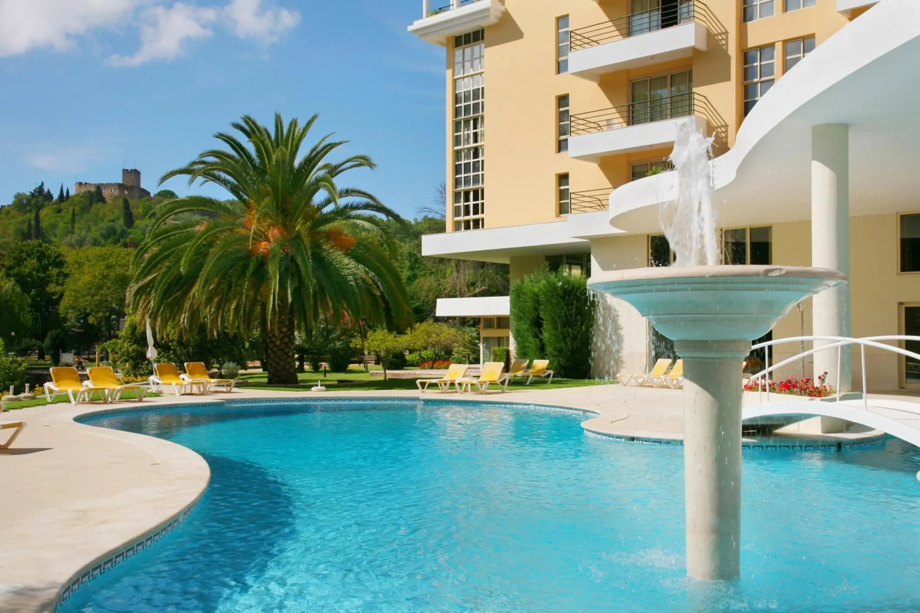 Swimming pool in Hotel Dos Templarios Swimming pool in Hotel Dos Templarios
