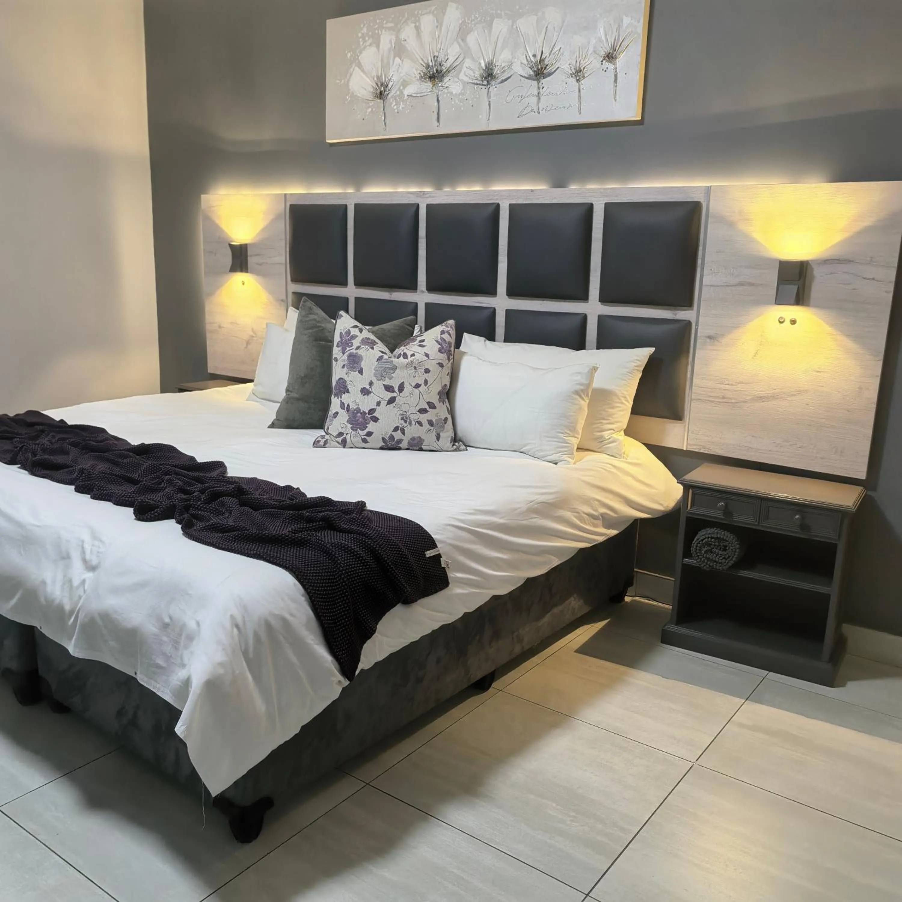 Bed in Cascades Guest Lodge